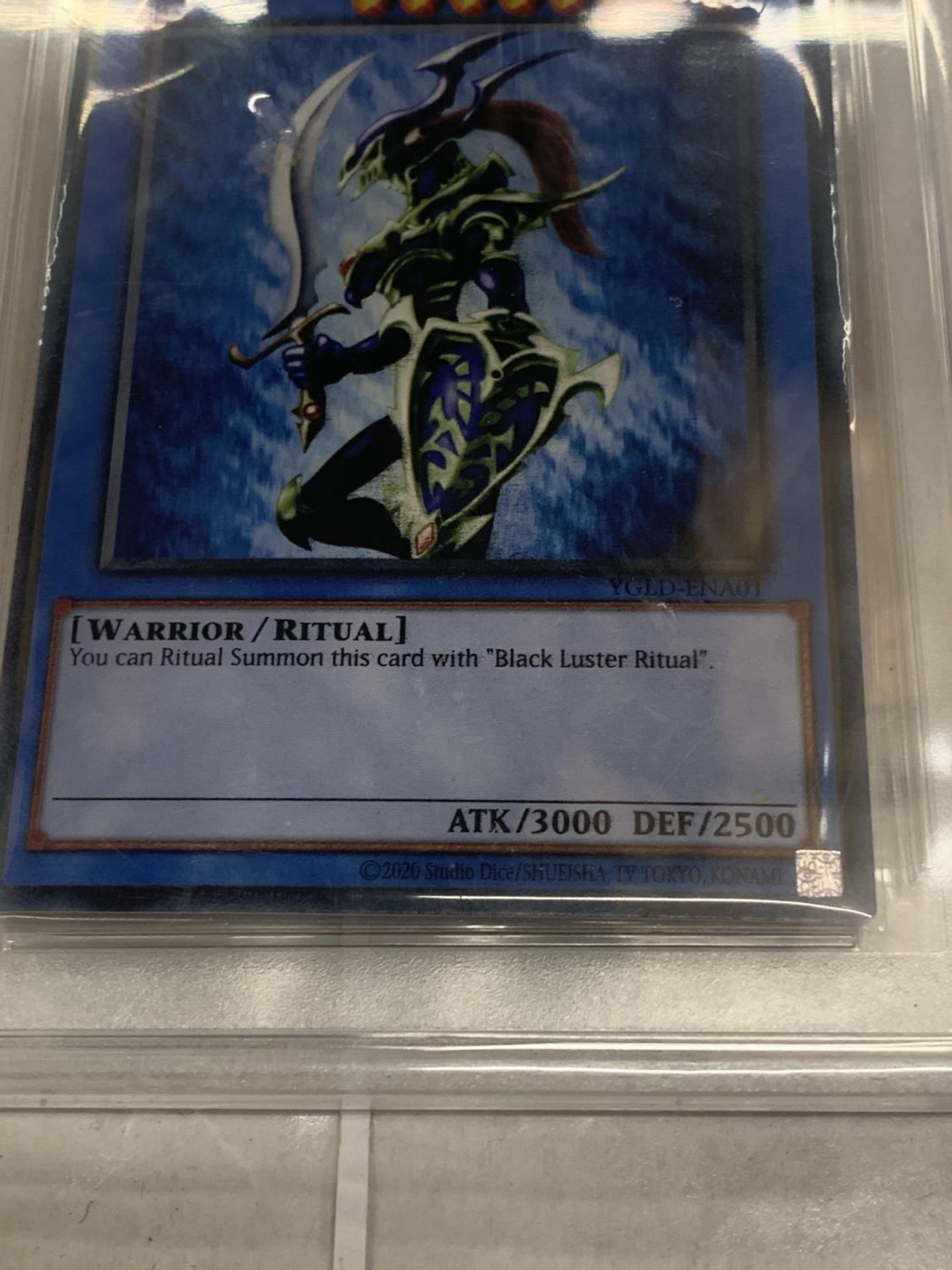 A YU-GI-OH GRADE 9/10 'BLACK LUSTER SOLDIER' TRADING CARD - Image 3 of 4