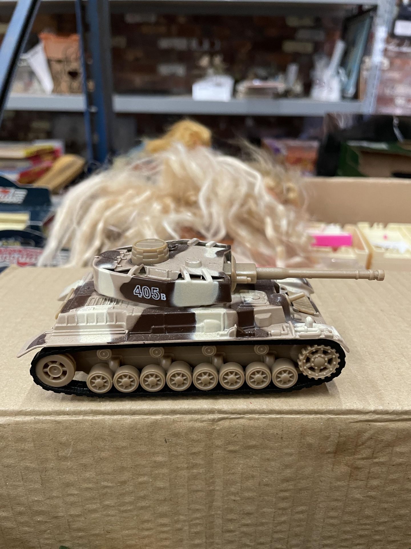 A QUANTITY OF VINTAGE ARMY VEHICLES TO INCLUDE DINKY, CORGI, ETC., TANKS, TRUCKS, HELICOPTERS - Image 3 of 4
