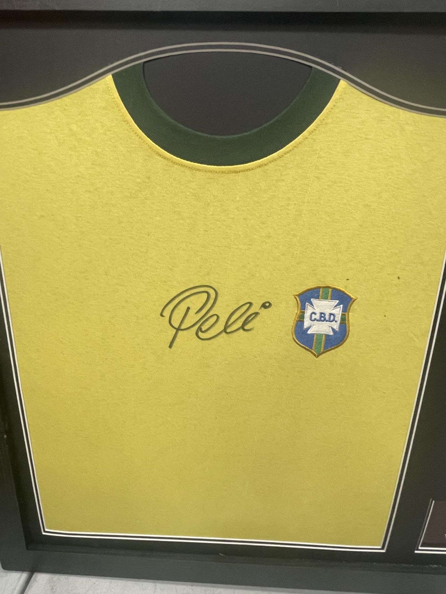A FRAMED PELE FOOTBALL MONTAGE WITH SIGNED SHIRT, WITH ALL STAR SIGNINGS CERTIFICATE OF AUTHENTICITY - Image 2 of 4