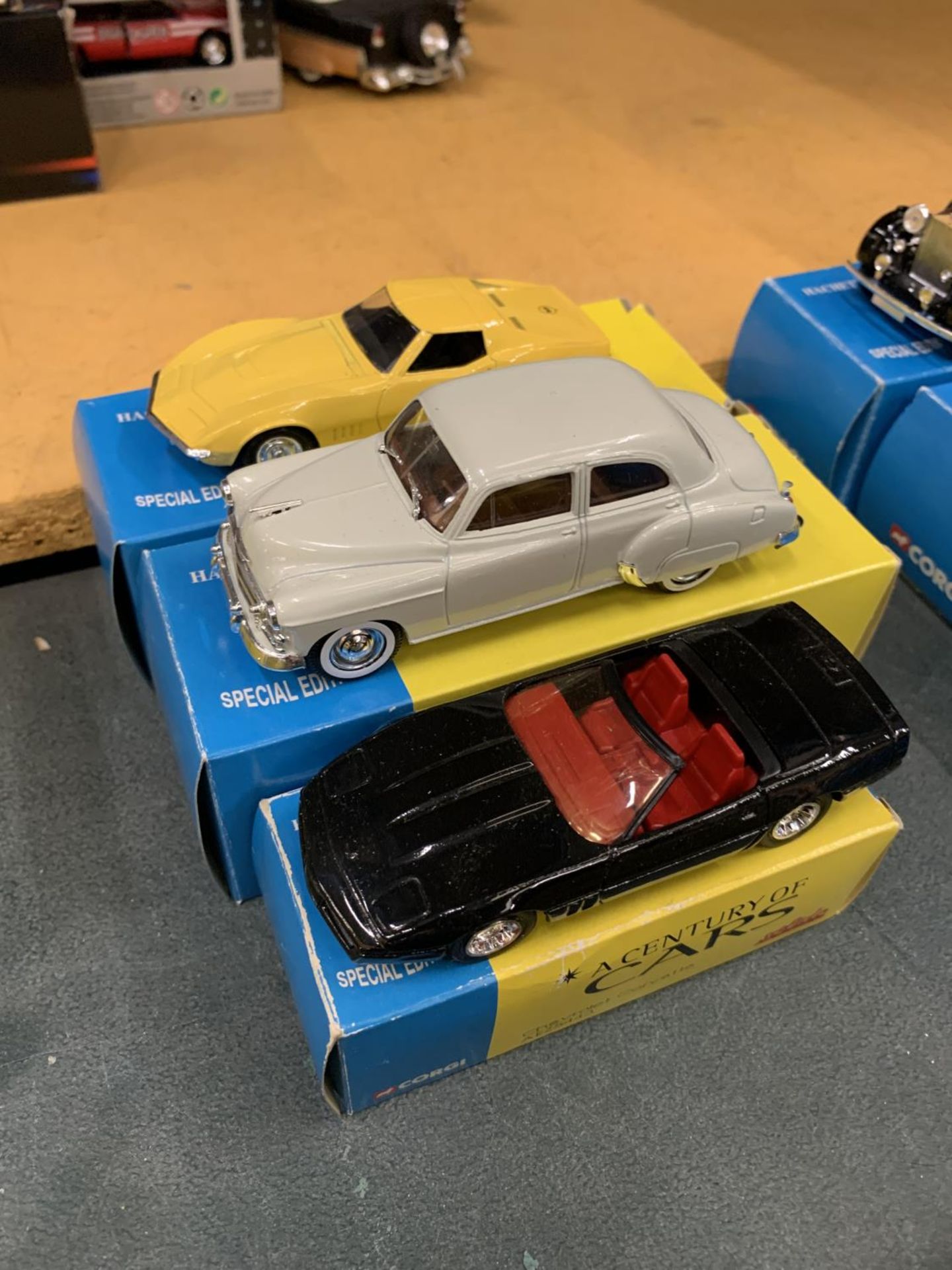 THREE BOXED CORGI 'A CENTURY OF CARS' TO INCLUDE A CHEVROLET CORVETTE, 1950, AND A CORVETTE JNI - Image 2 of 3