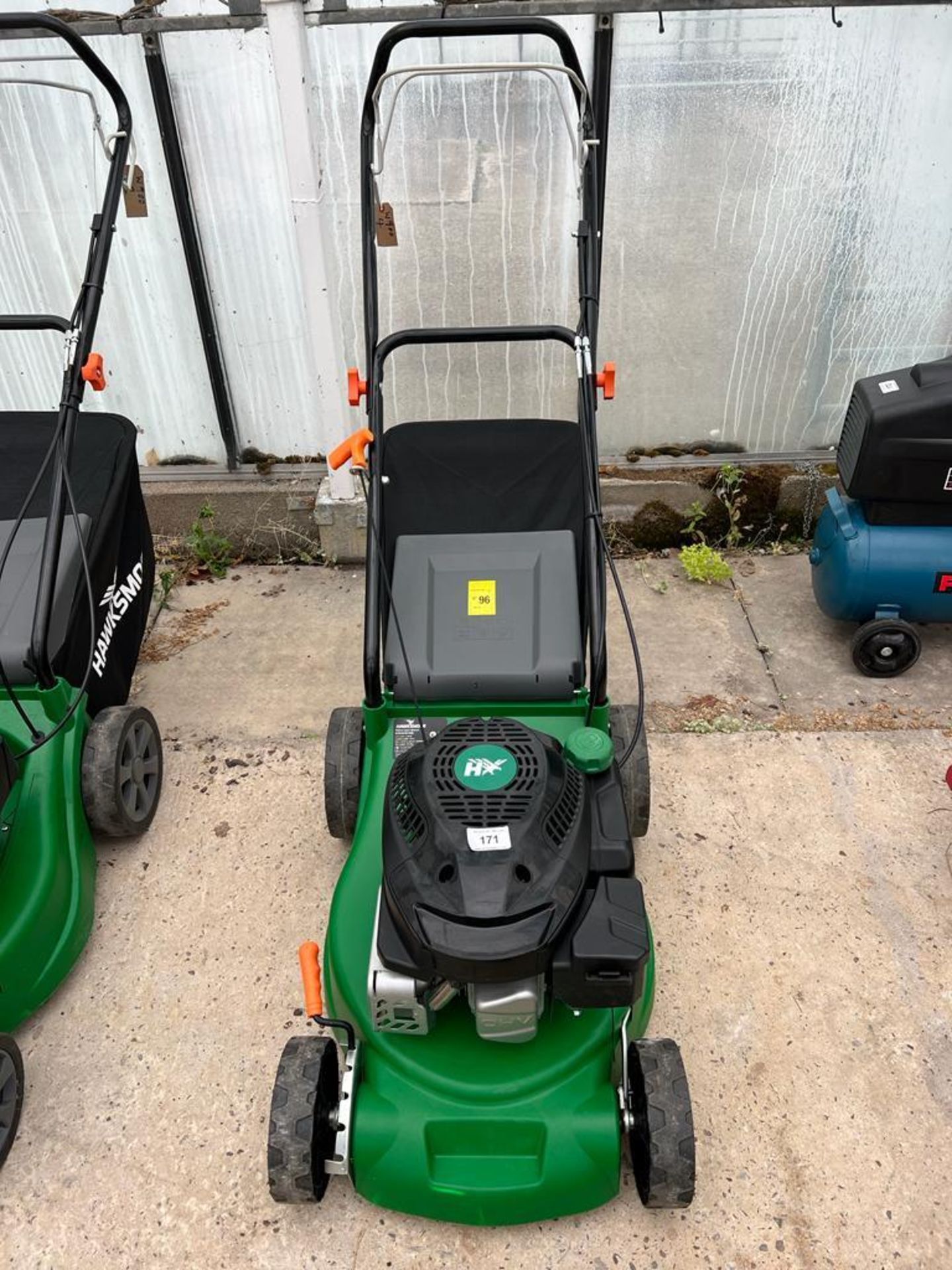 A NEW HAWKSMOOR 17" SELF PROPELLED SUPER LIGHT LAWN MOWER & GRASS BOX OIL IN THE ENGINE BUT NO