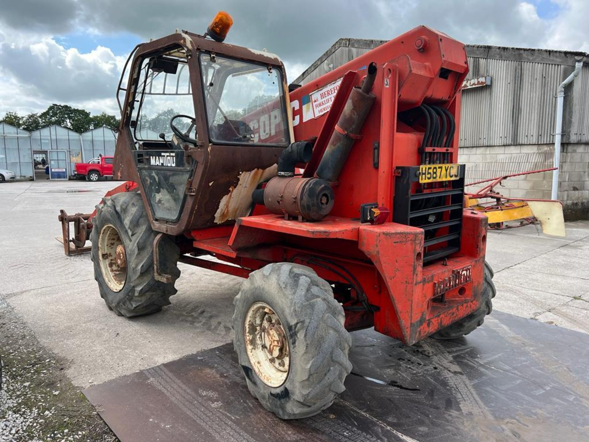 MANITOU APPROX YEAR OF REGISTRATION 1990 H587 YCJ NO LOG BOOK + VAT - Image 3 of 6