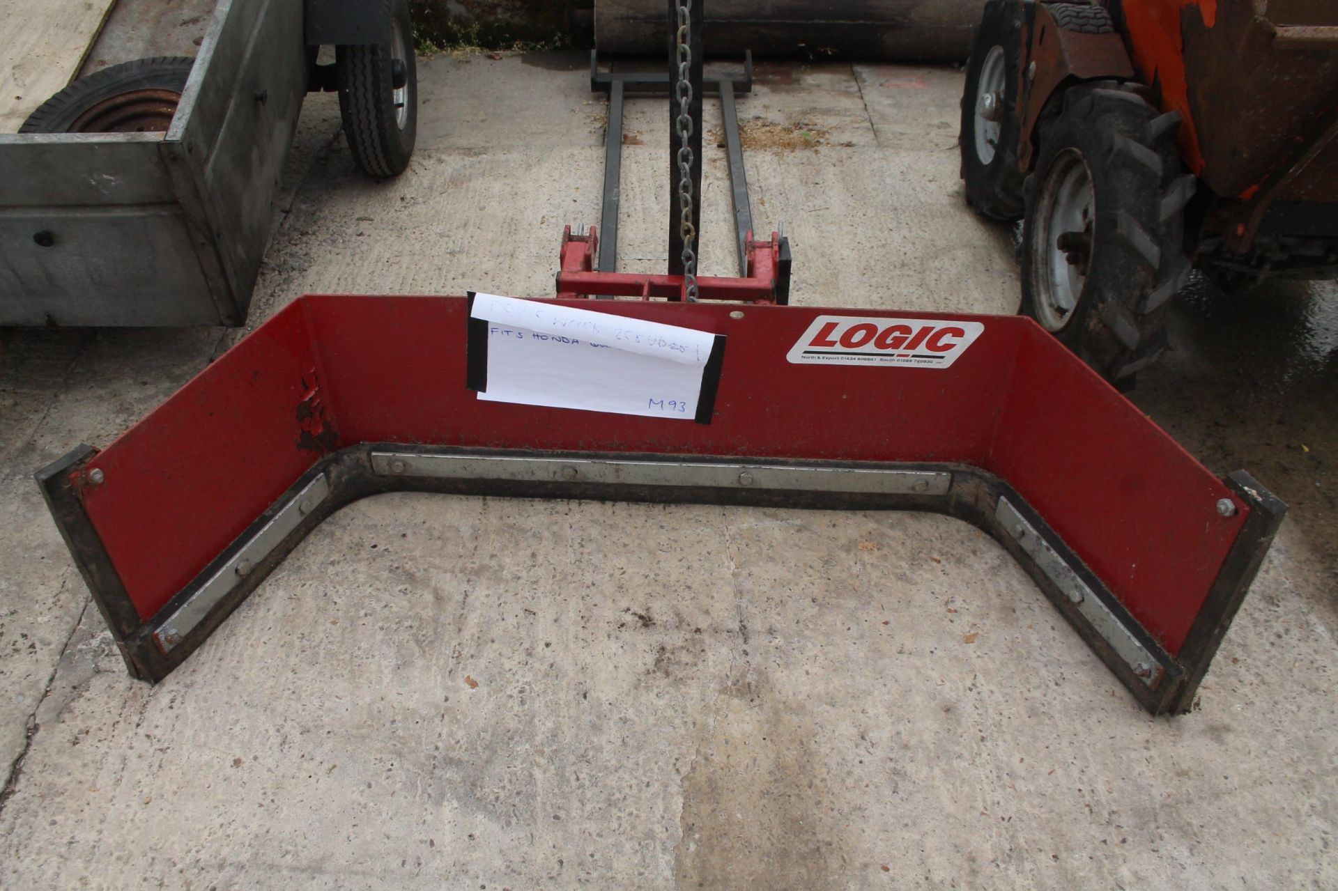 A LOGIC MANURE SRAPPER/SNOW PLOUGH ONLY USED TWICE FITS A HONDA QUAD + VAT - Image 2 of 3