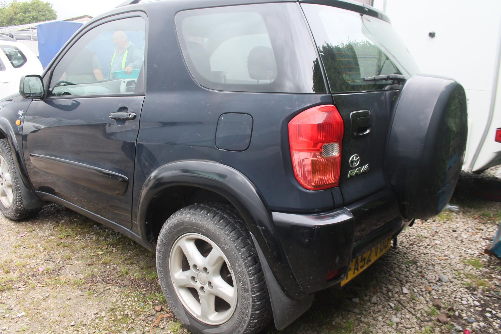 TOYOTA RAV4 FA52VDO FIRST REG 24/01/03 2 DOOR MANUAL APPROX 149000 MILES POWER STEERING NEEDS SLIGHT - Image 3 of 3