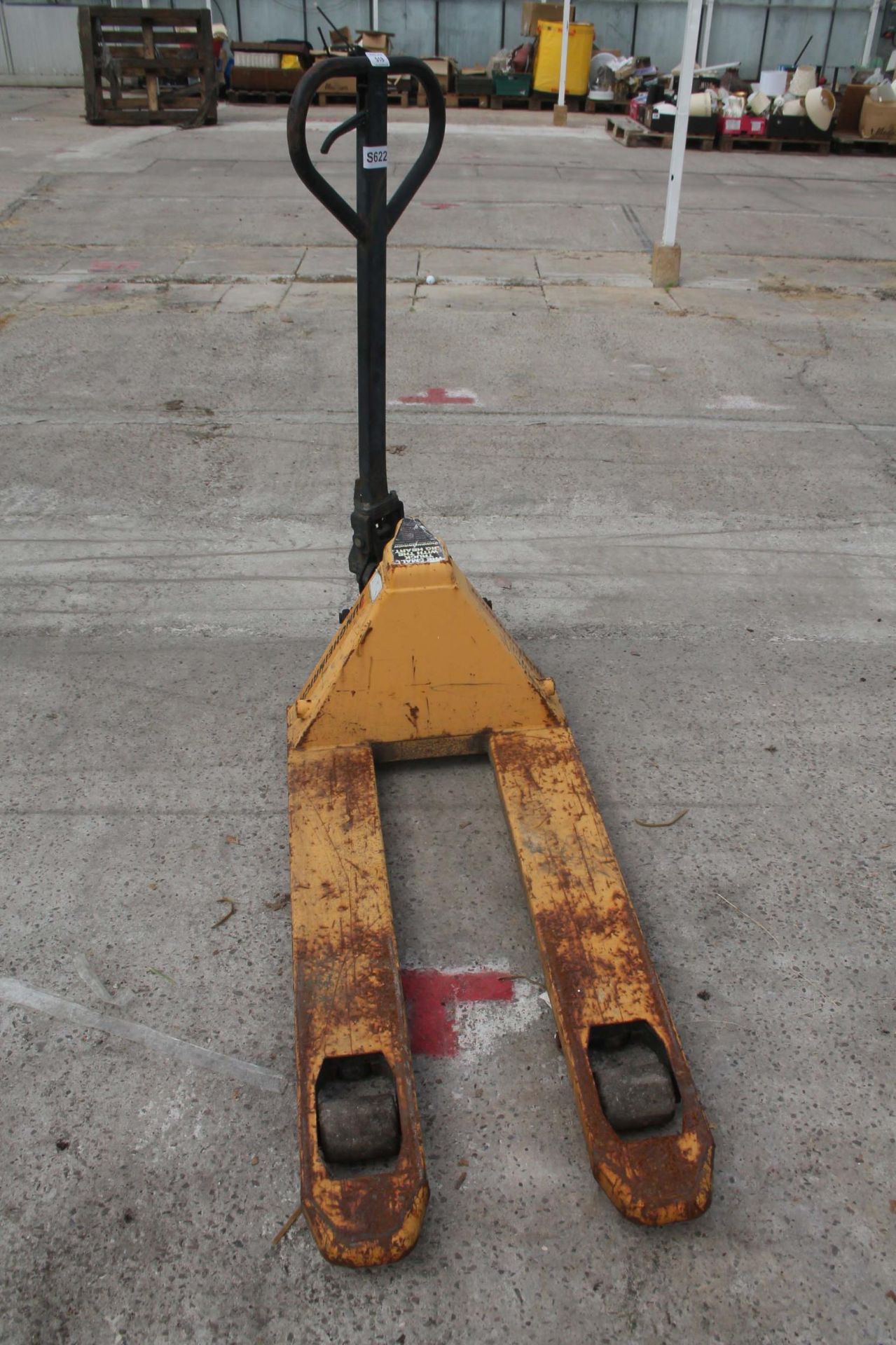 PALLET TRUCK NO VAT