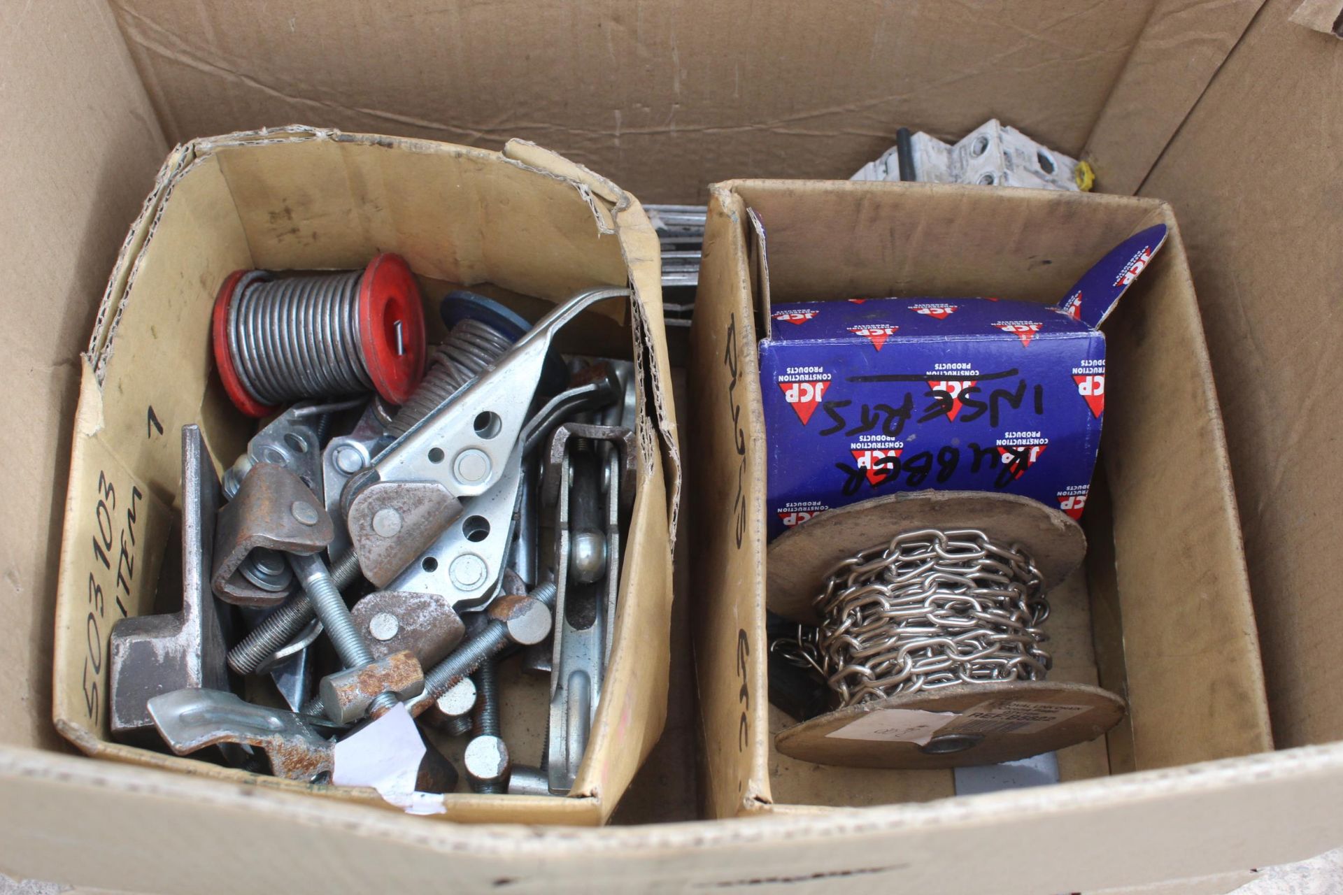 BOX OF TOGGLE CLAMPS AND CHAIN NO VAT