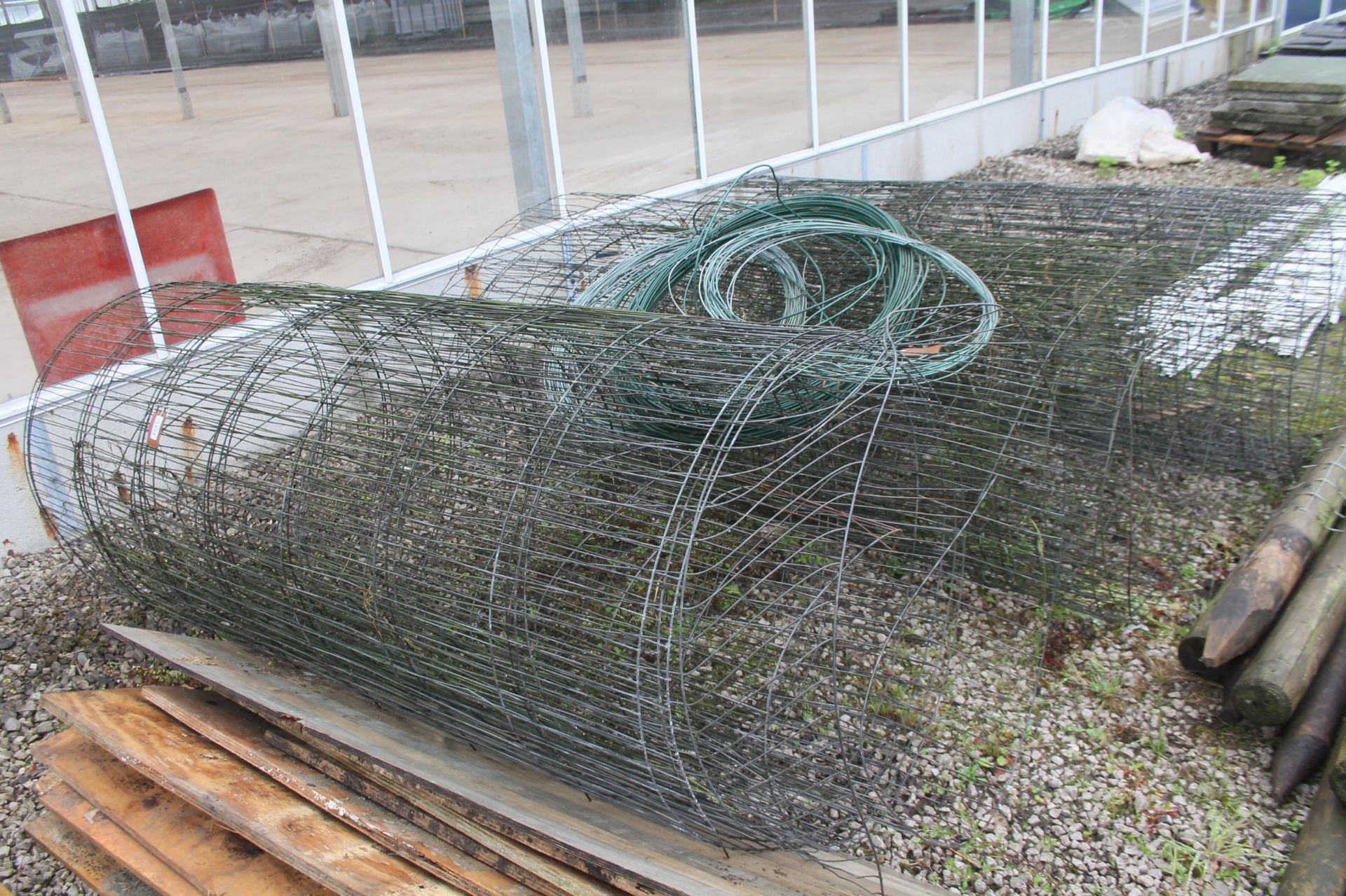 3 ROLLS OF NETTING AND WIRE NO VAT
