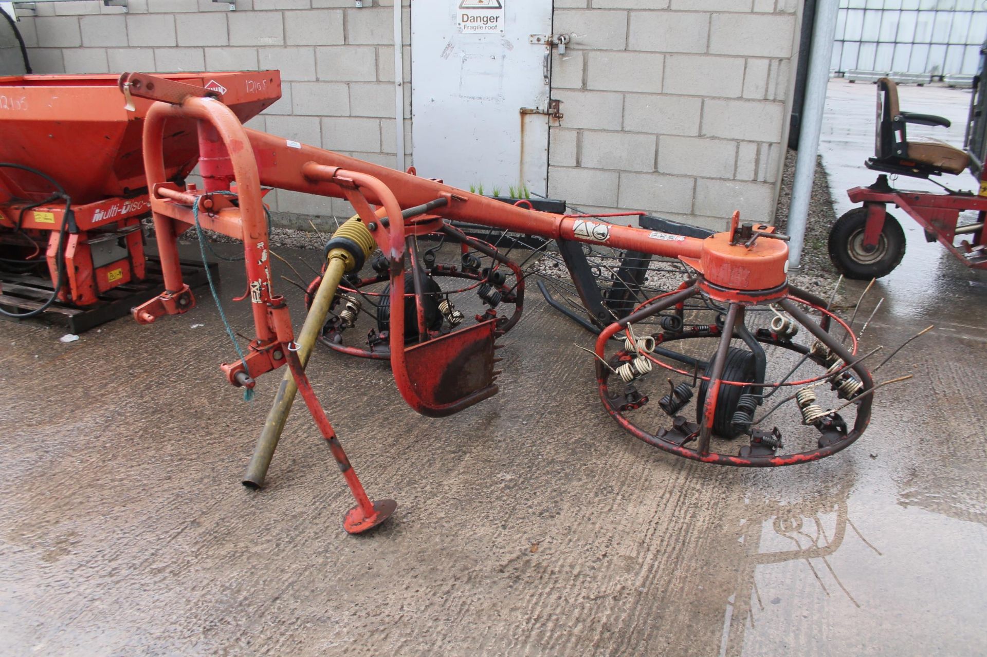 PZ 300 HAYBOB PTO IN THE OFFICE + VAT