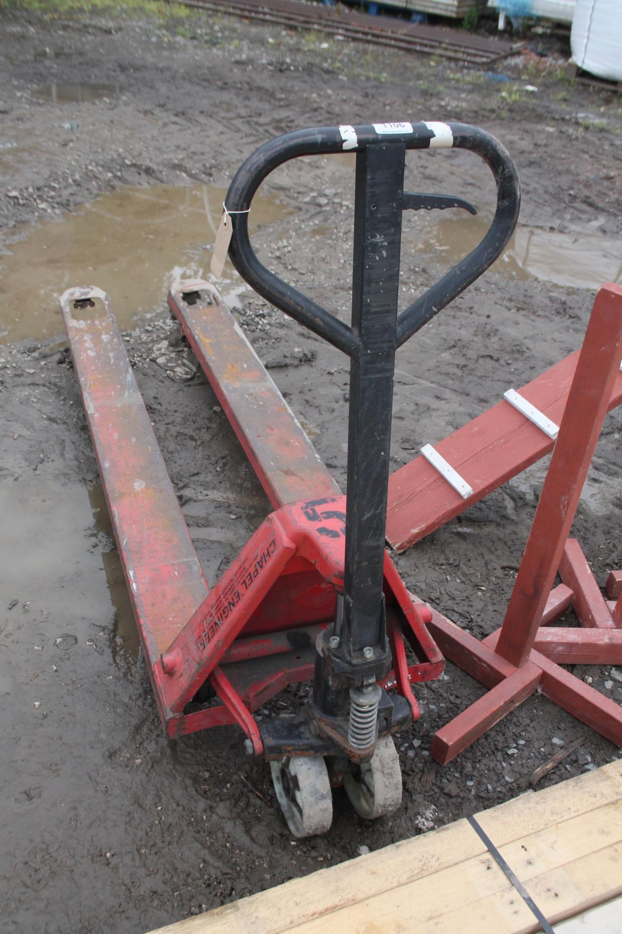 LONG PALLET TRUCK NO VAT