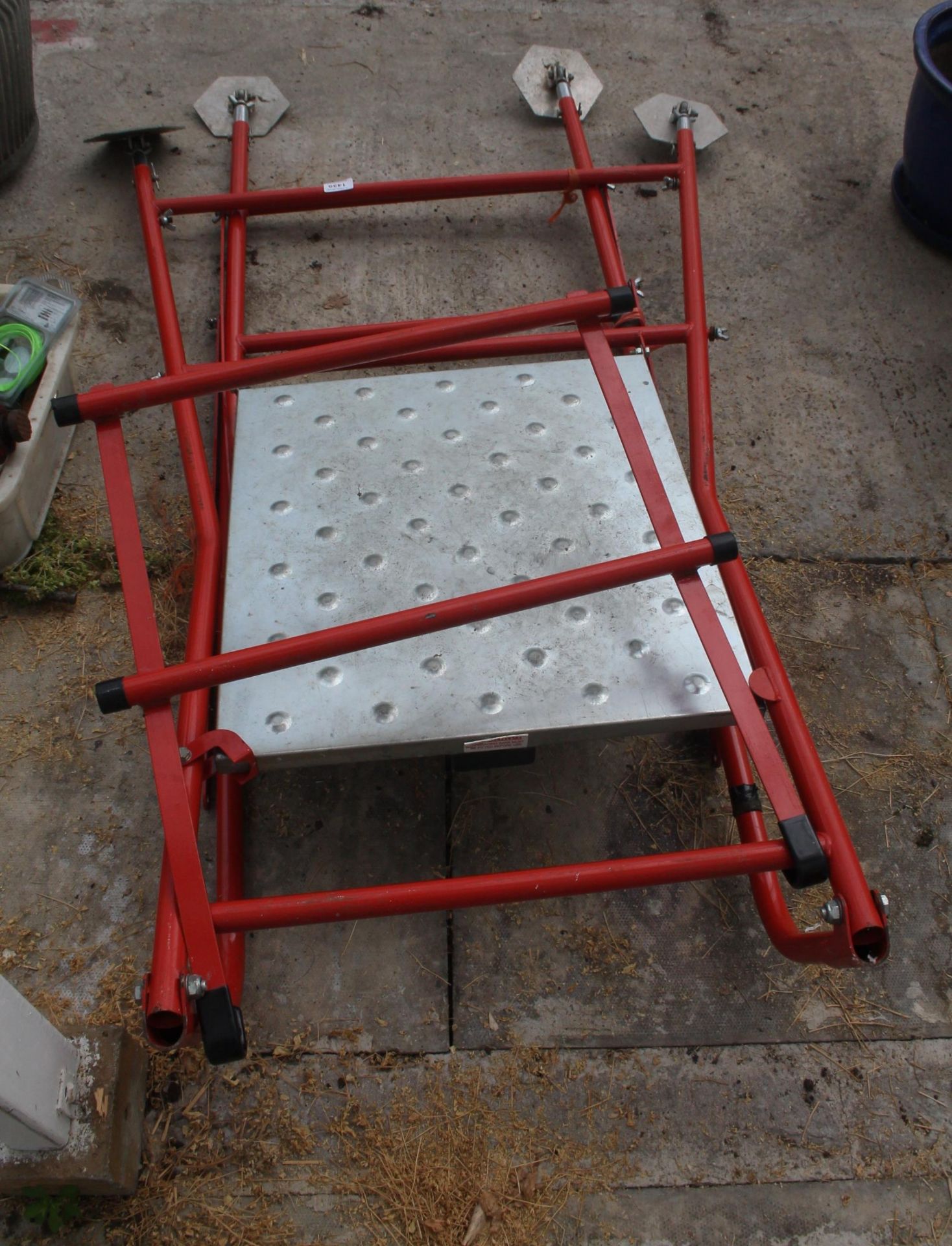 WORKING PLATFORM NO VAT - Image 2 of 2