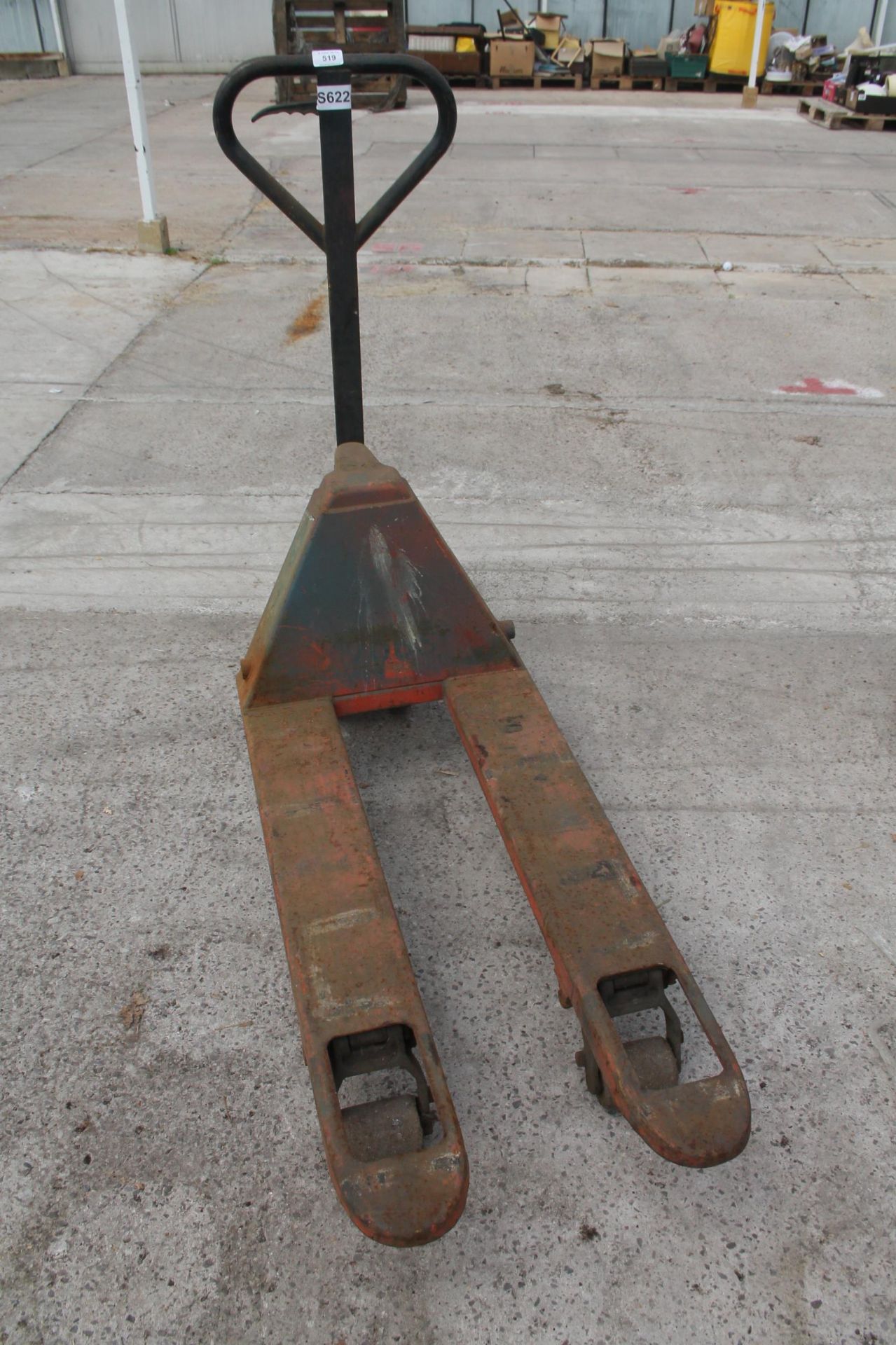 PALLET TRUCK NO VAT