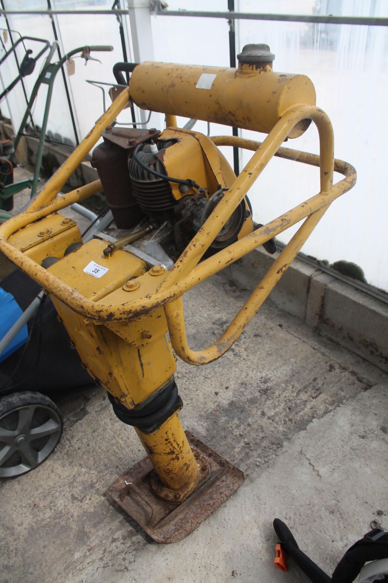 A TRENCH WACKER NO VAT - Image 2 of 3