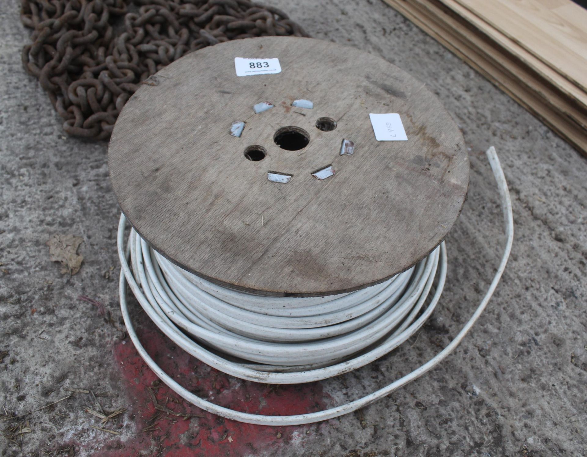 ROLL OF WIRE + VAT