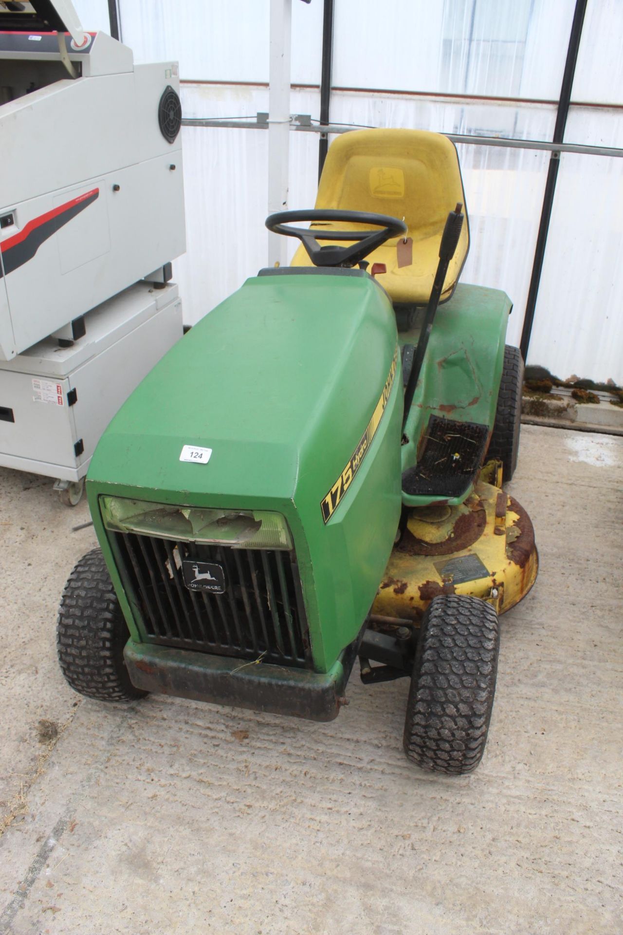 JOHN DEERE HYDRO 175 RIDE ON MOWER NO VAT