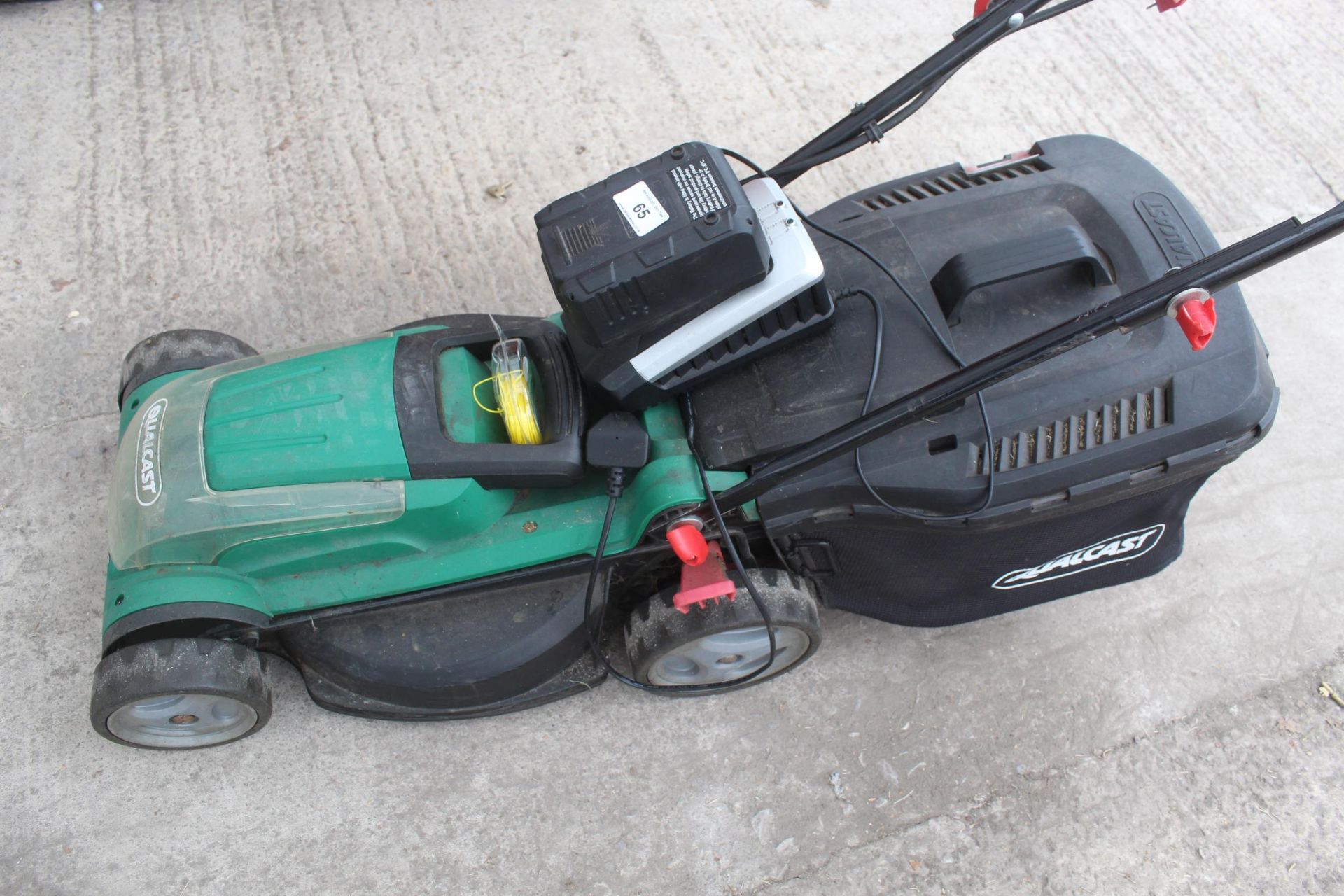 QUALCAST BATTERY MOWER (WORKING) NO VAT - Image 2 of 2