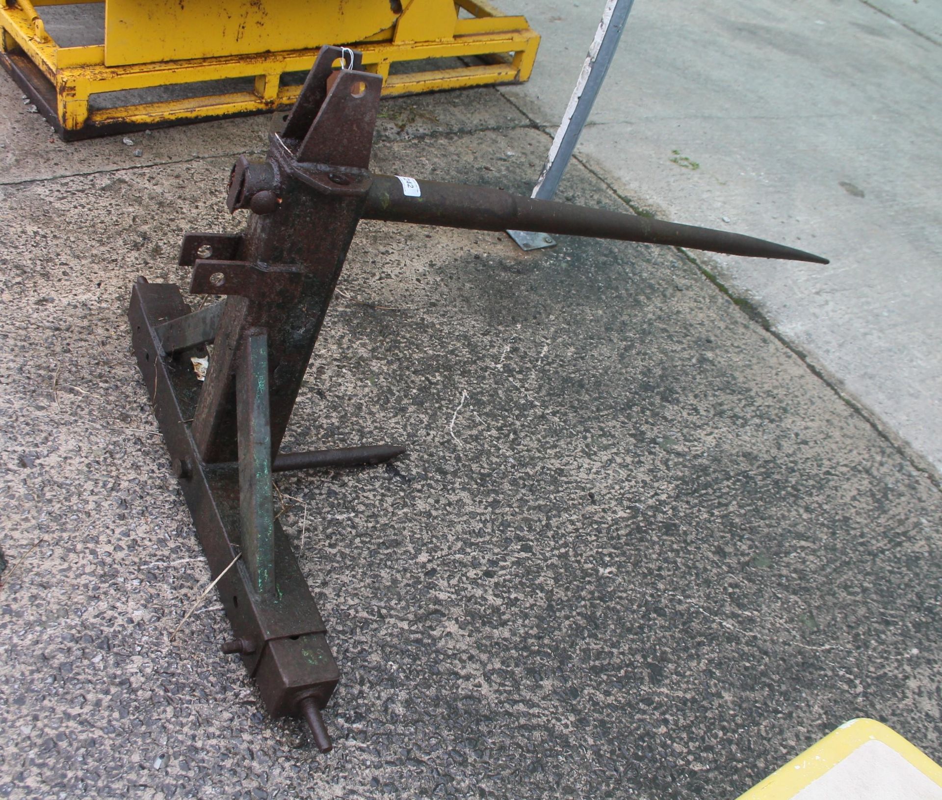 A BALE SPIKE NO VAT