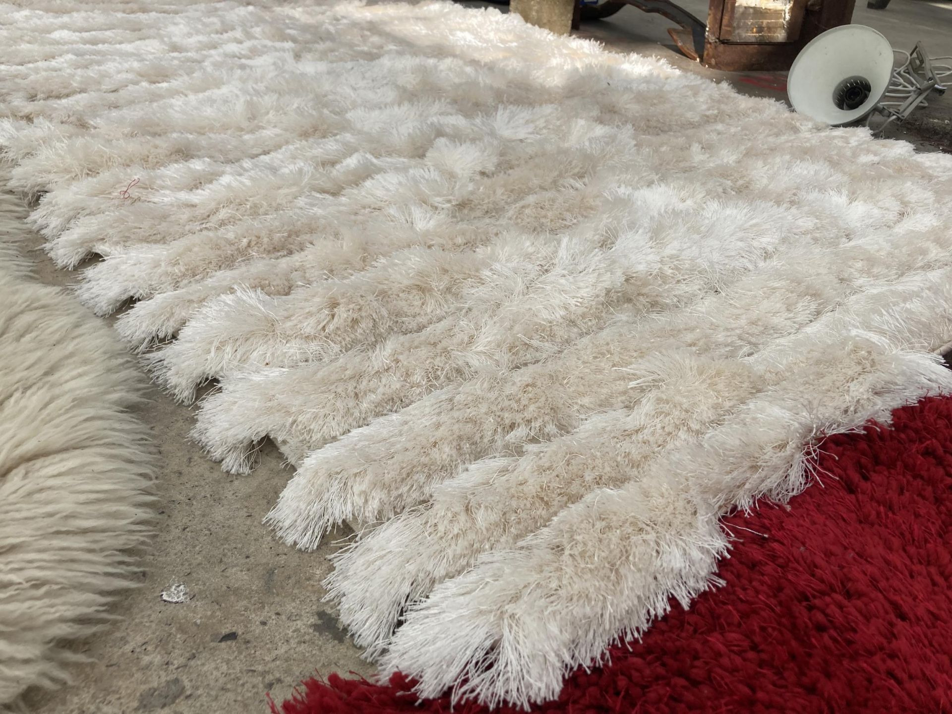 A MODERN CREAM SHAGGY RUG - Image 2 of 2