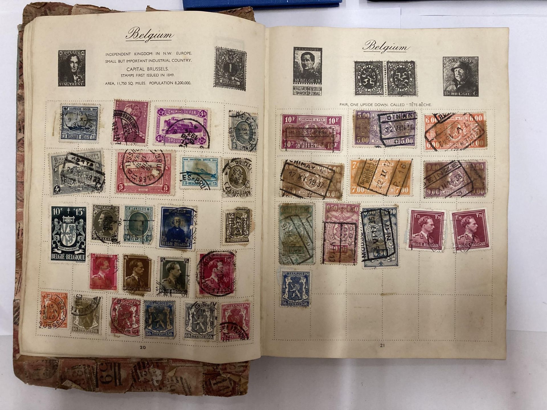 A VINTAGE STAMP ALBUM WITH BRITISH AND WORLDWIDE STAMPS AND TWO FURTHER SMALLER ALBUMS - Image 3 of 6