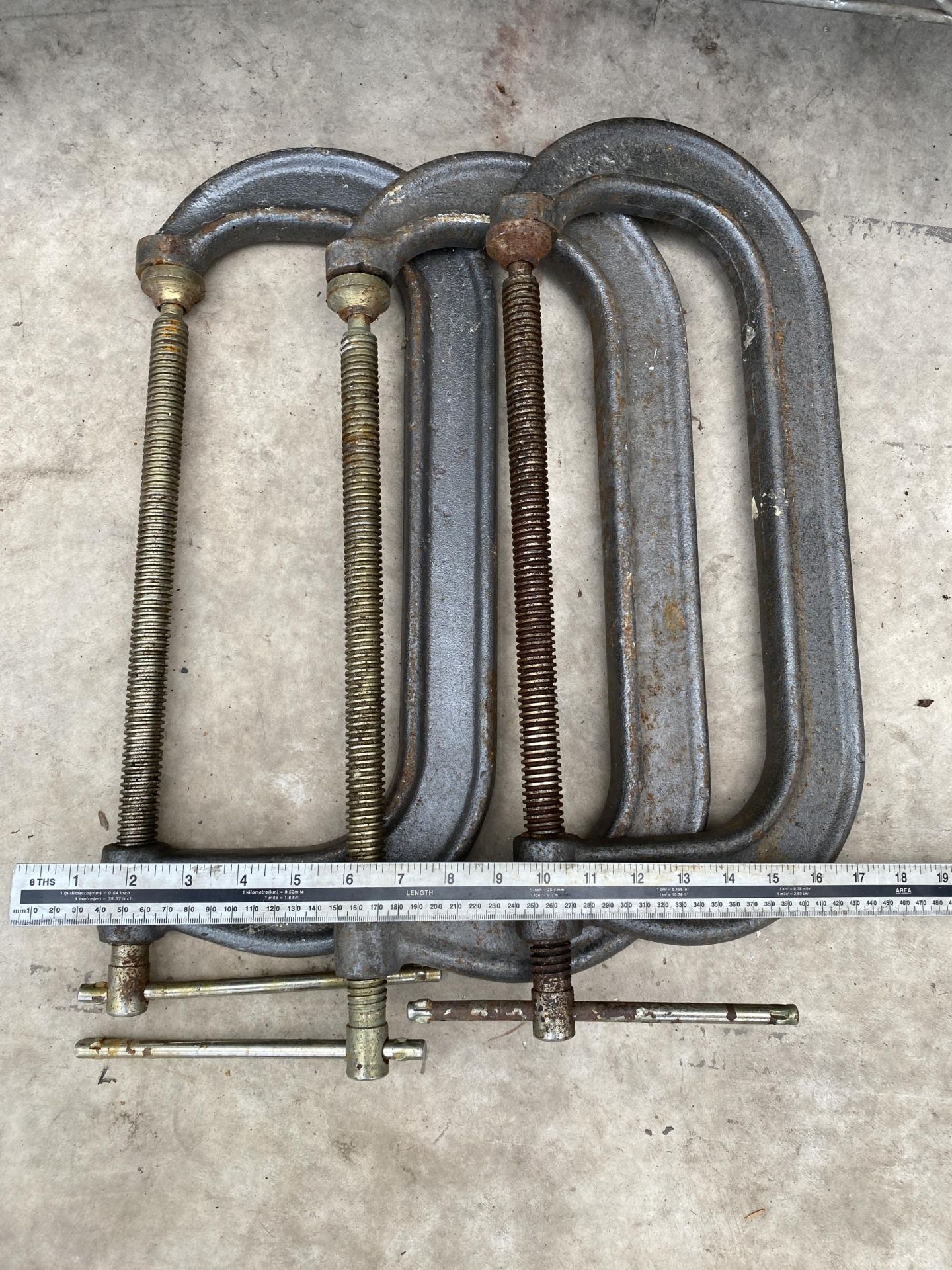 A SET OF THREE HEAVY DUTY 19" G CLAMPS - Image 2 of 2