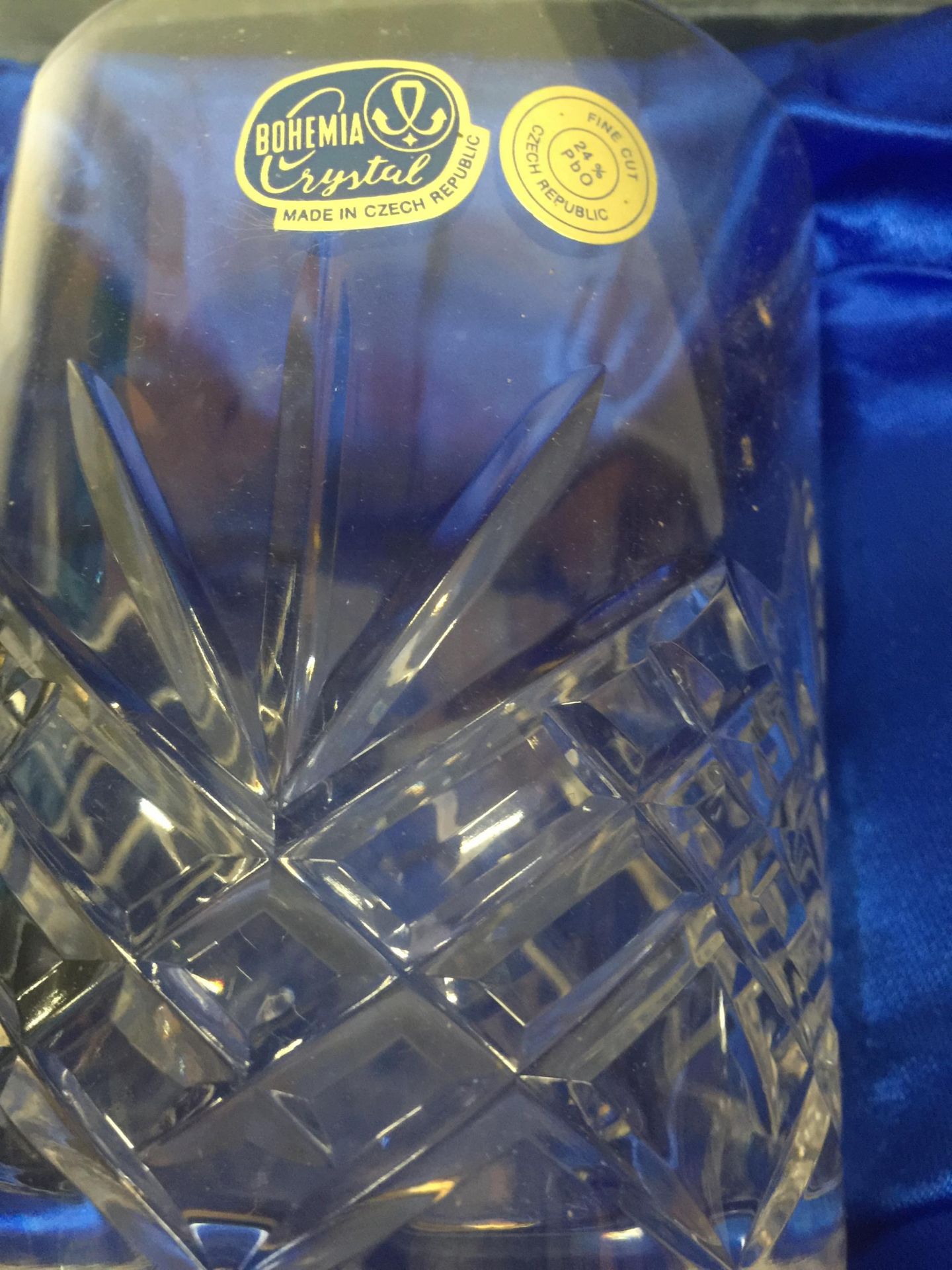 A BOHEMIA CRYSTAL DECANTER WITH FOUR WHISKY TUMBLERS IN A PRESENTATION BOX - Image 3 of 3