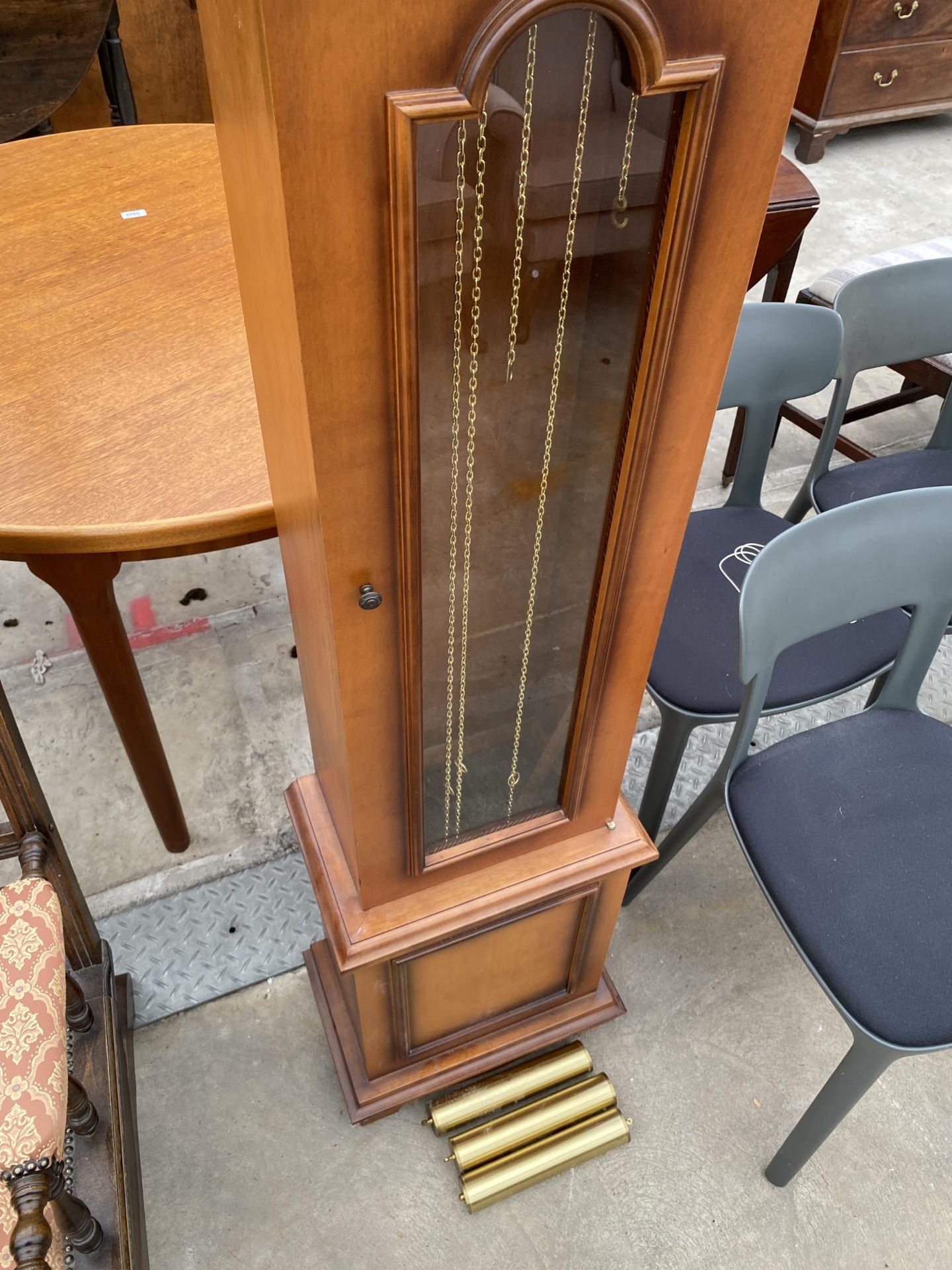 A MODERN TEMPUS FUGIT THREE WEIGHT LONGCASE CLOCK WITH GLASS DOOR - Bild 3 aus 5