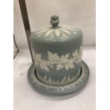 AN ANTIQUE JASPERWARE LIDDED CHEESE DOME WITH GRAPEVINE DESIGN