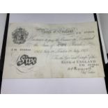 A BANK OF ENGLAND WHITE FIVE POUND NOTE J75 075943 SIGNED PEPPIATT