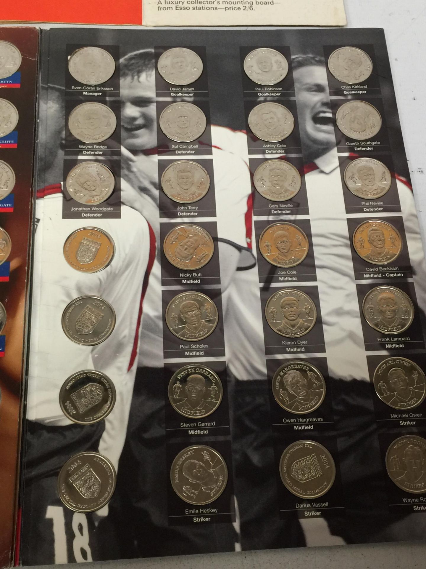 THREE FULL COLLECTORS COIN SETS TO INCLUDE 1970 WORLD CUP, 1998 AND 2004 ENGLAND SQUAD - Image 2 of 5