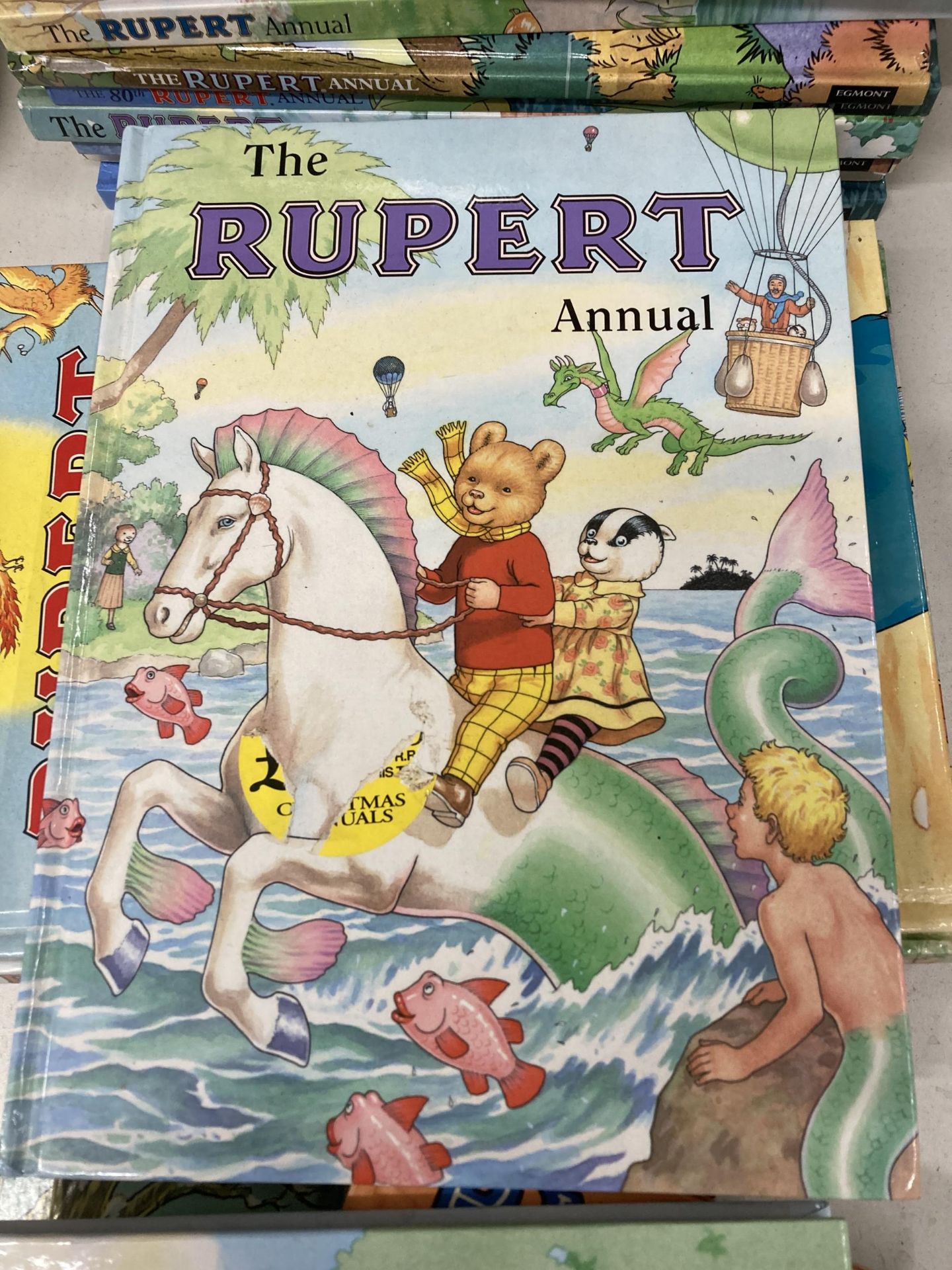 A GROUP OF VINTAGE RUPERT ANNUALS - Image 2 of 7