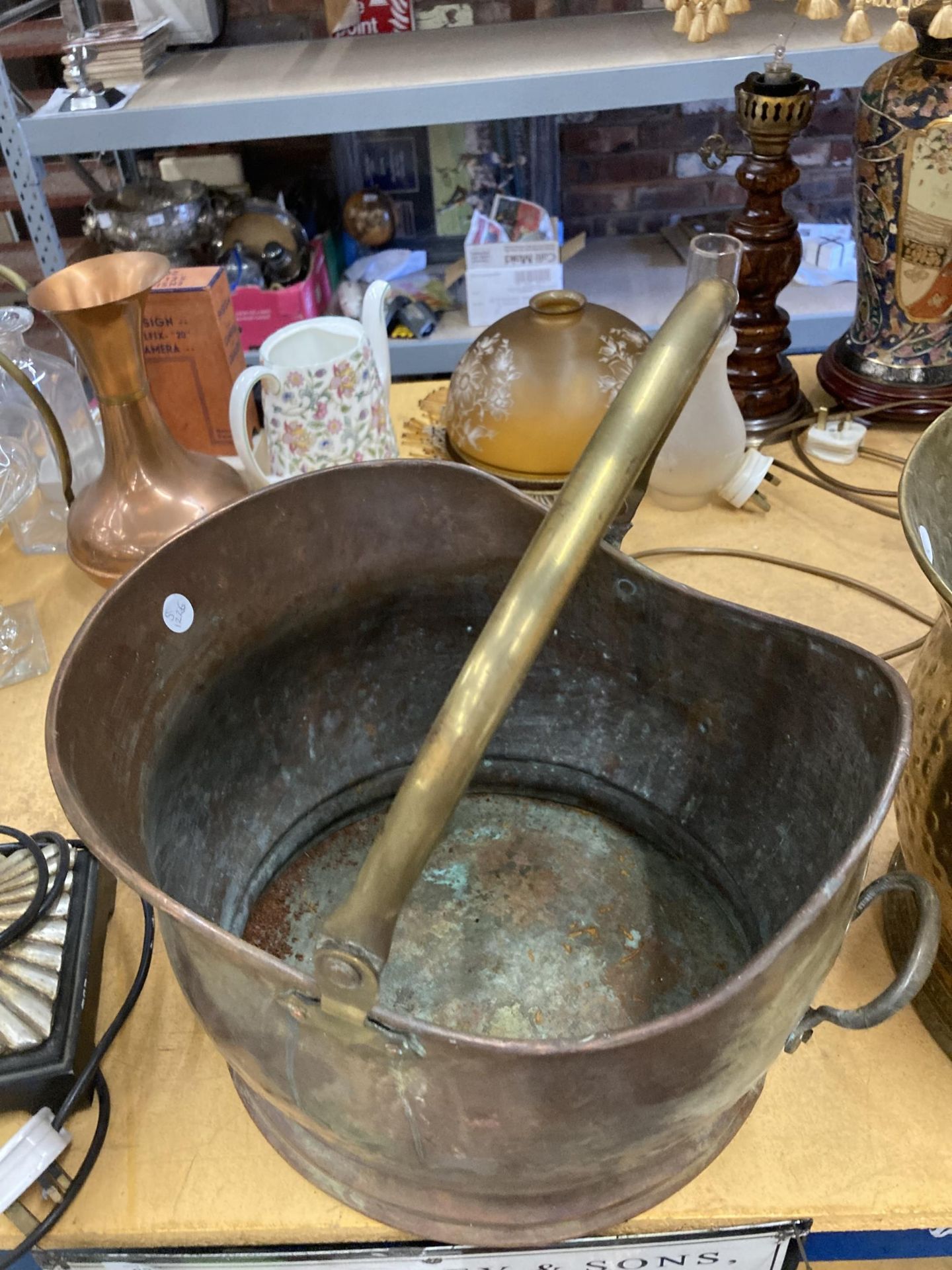 TWO VINTAGE HELMET COAL SCUTTLES, ONE BEING HAMMERED BRASS, THE OTHER COPPER AND BRASS - Image 3 of 6