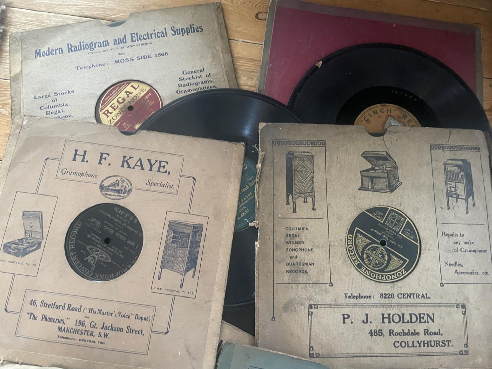 A COLLECTION OF OLD VINYL RECORDS - Image 3 of 3