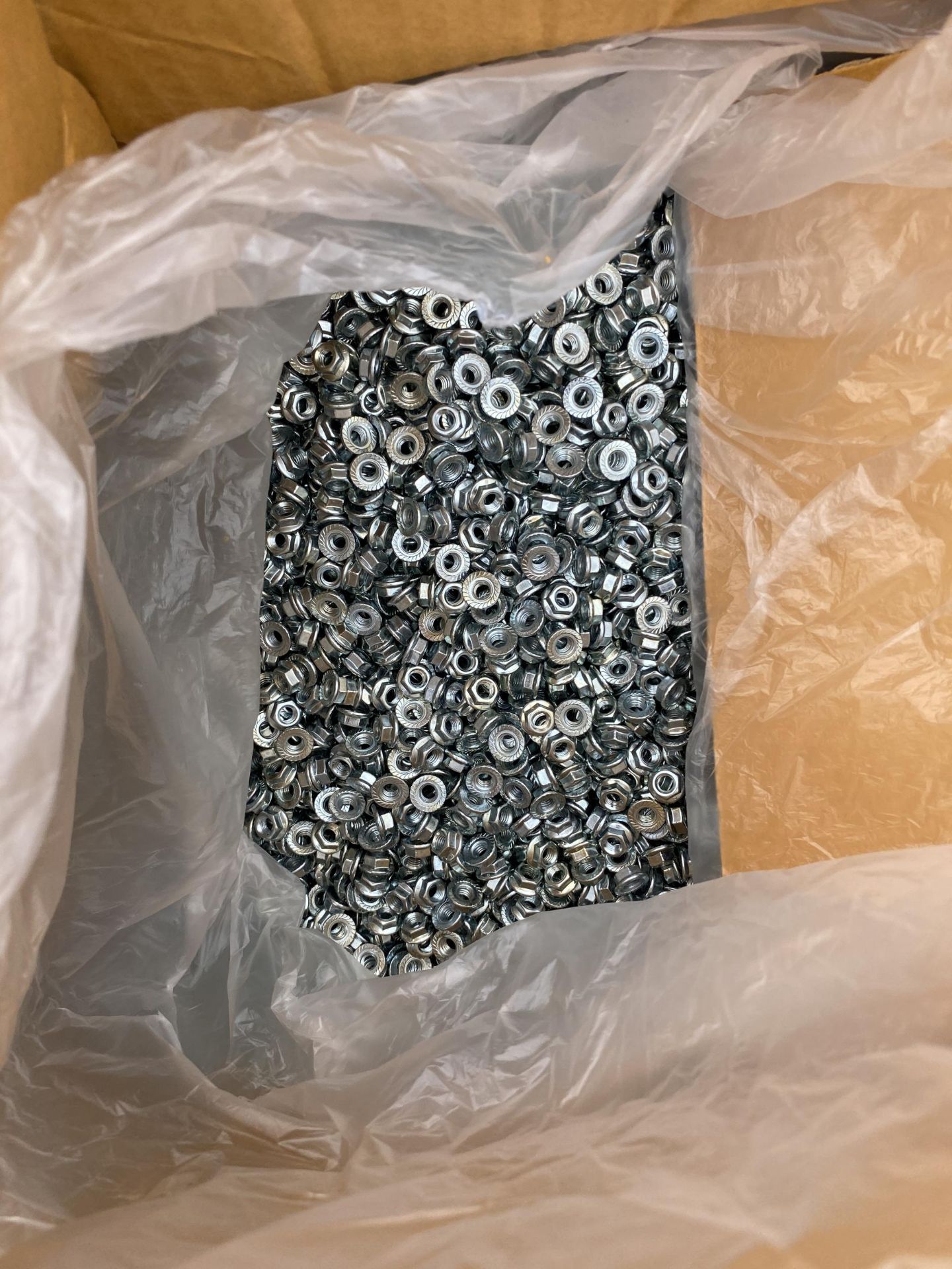 A LARGE QUANTITY OF WASHERS - Image 2 of 3