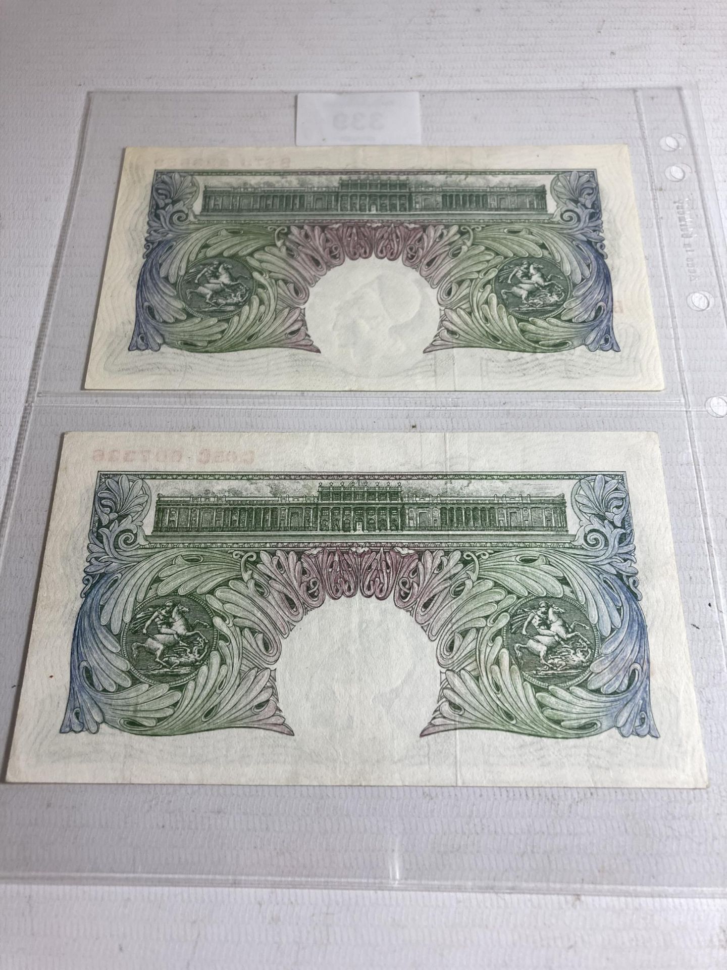 TWO BANK OF ENGLAND ONE POUND NOTES SIGNED BEALE (1949-1955) - Bild 6 aus 6