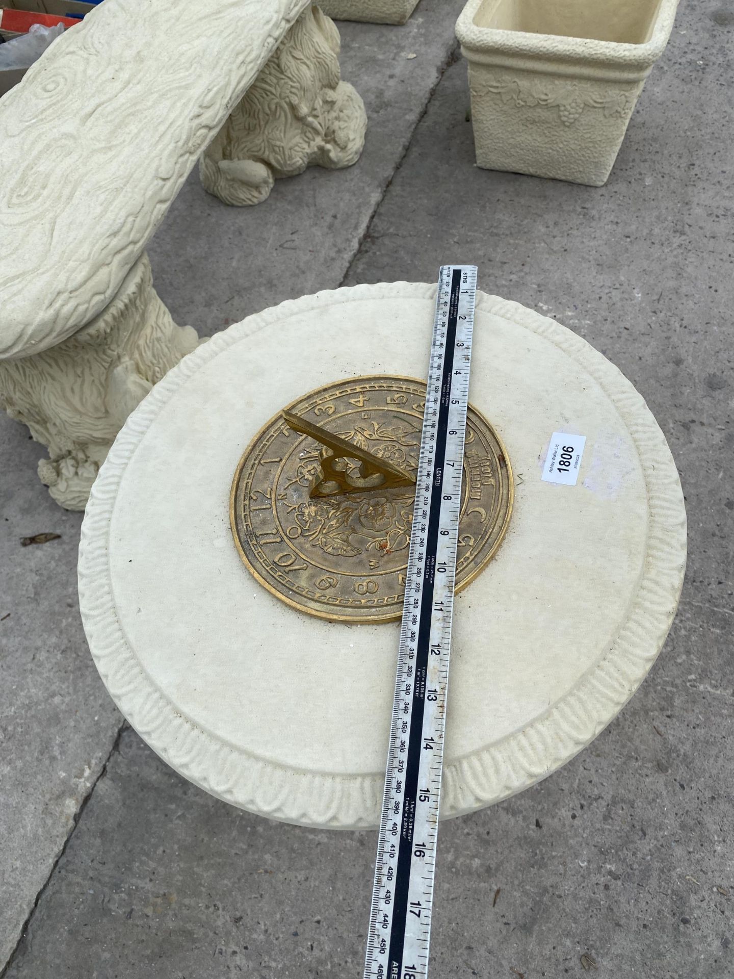 AN AS NEW EX DISPLAY CONCRETE COLUMN SUN DIAL *PLEASE NOTE VAT TO BE PAID ON THIS ITEM* - Image 3 of 3