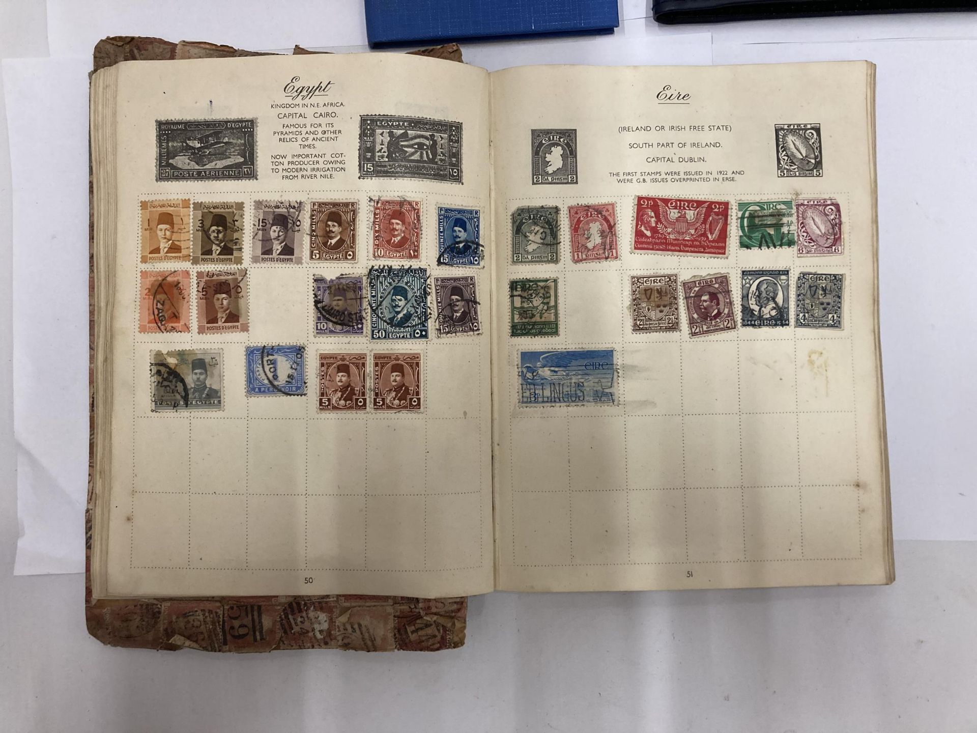 A VINTAGE STAMP ALBUM WITH BRITISH AND WORLDWIDE STAMPS AND TWO FURTHER SMALLER ALBUMS - Image 4 of 6