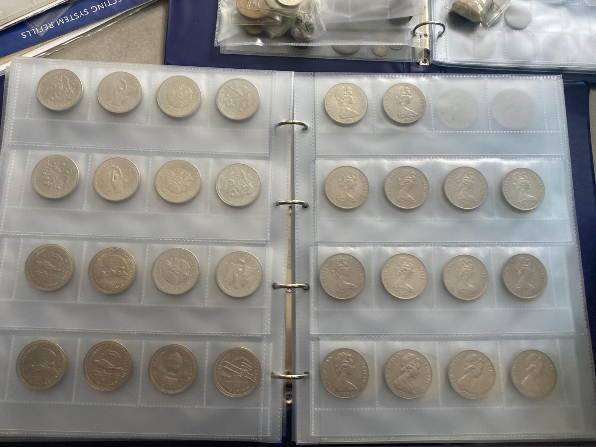 A LARGE QUANTITY OF COINAGE TO INCLUDE 166 ISLE OF MAN CROWNS, TWO £5, 50PENCES ETC, FOREIGN COINS - Image 4 of 10