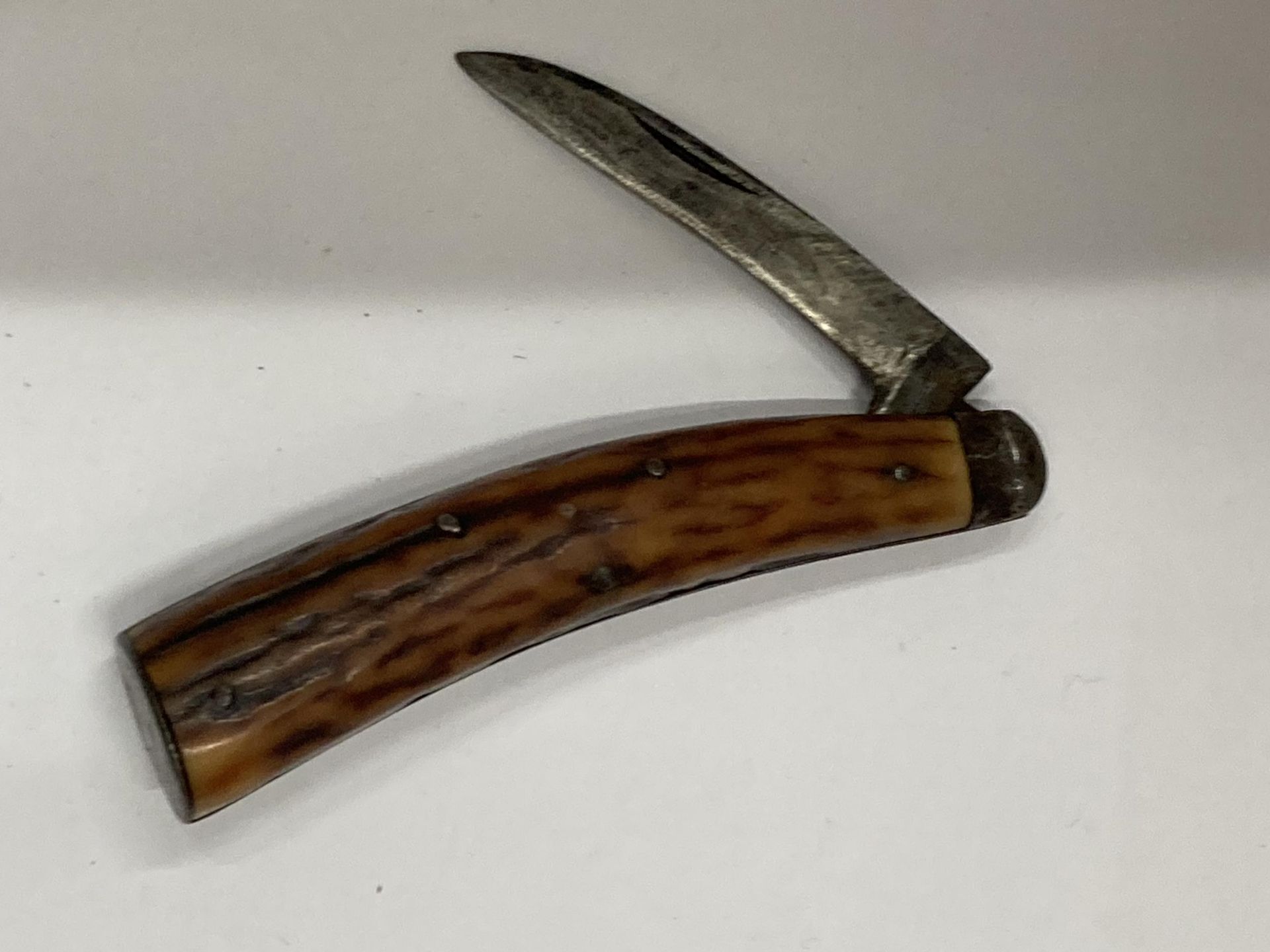 A VINTAGE SAYNOR OF SHEFFIELD PRUNING KNIFE