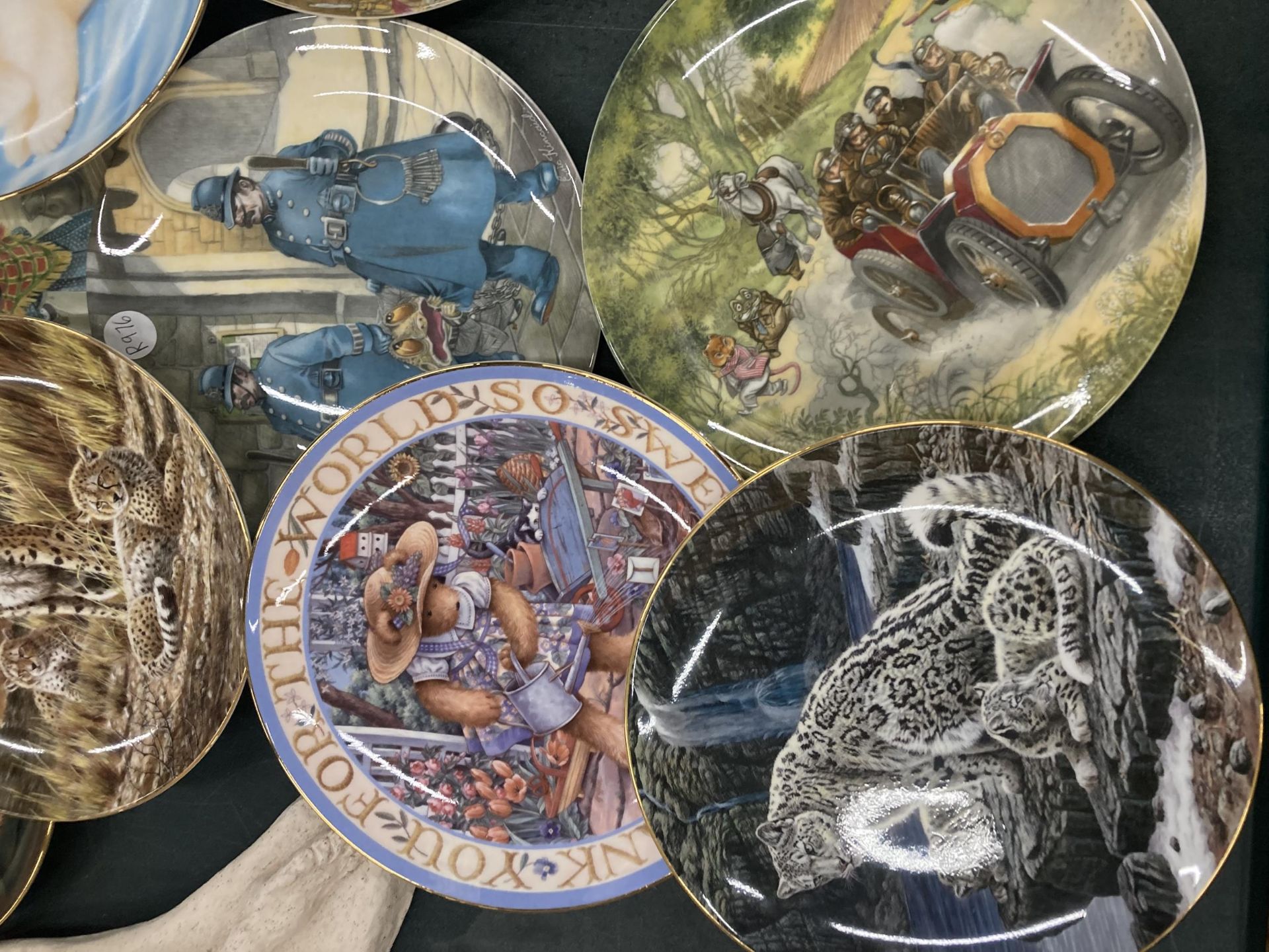 A COLLECTION OF CABINET PLATES, WILDLIFE ETC - Image 2 of 4