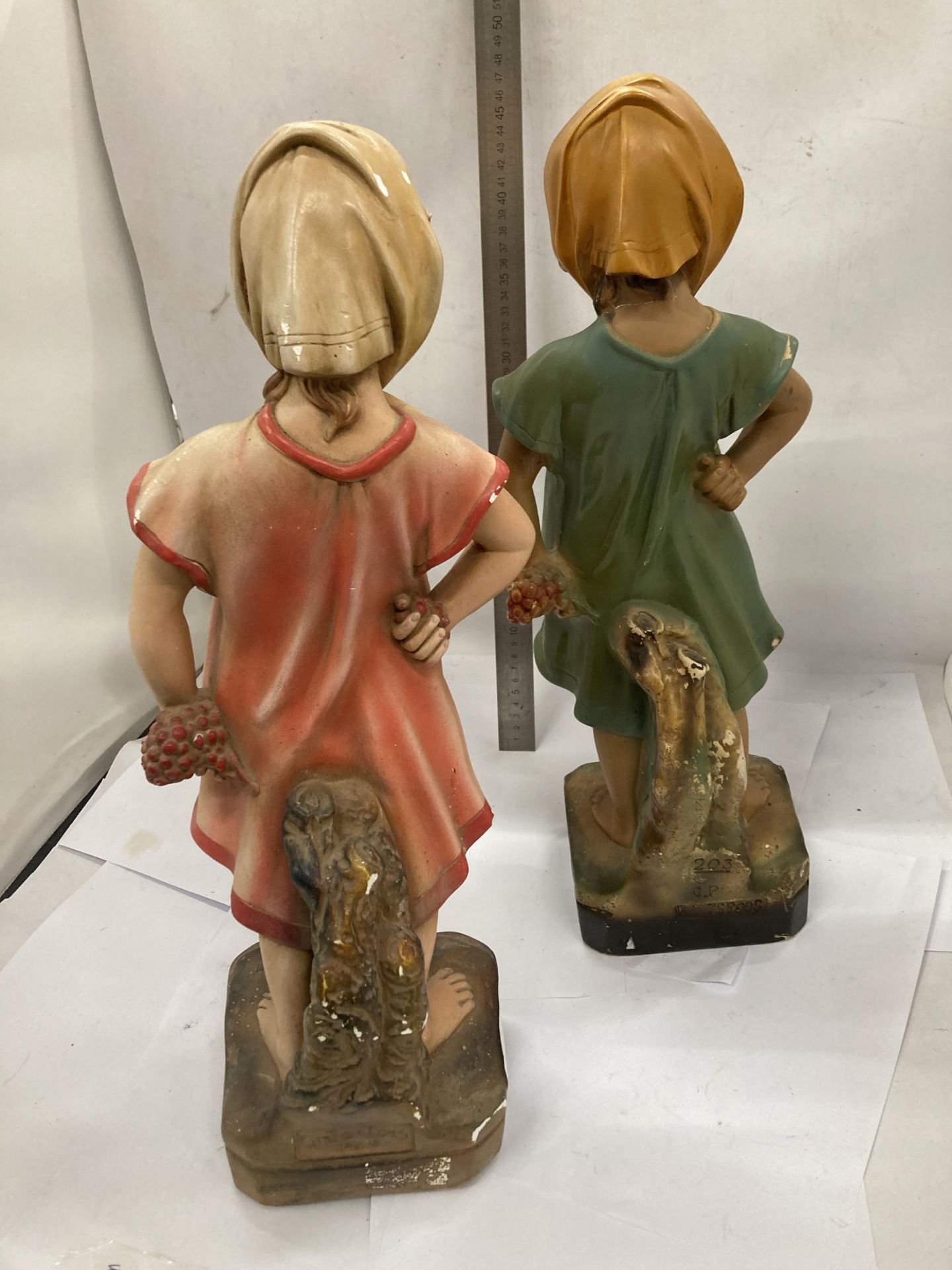 TWO VINTAGE CHALKWARE STYLE FIGURES OF A BOY AND GIRL, HEIGHT 47CM - Image 4 of 6