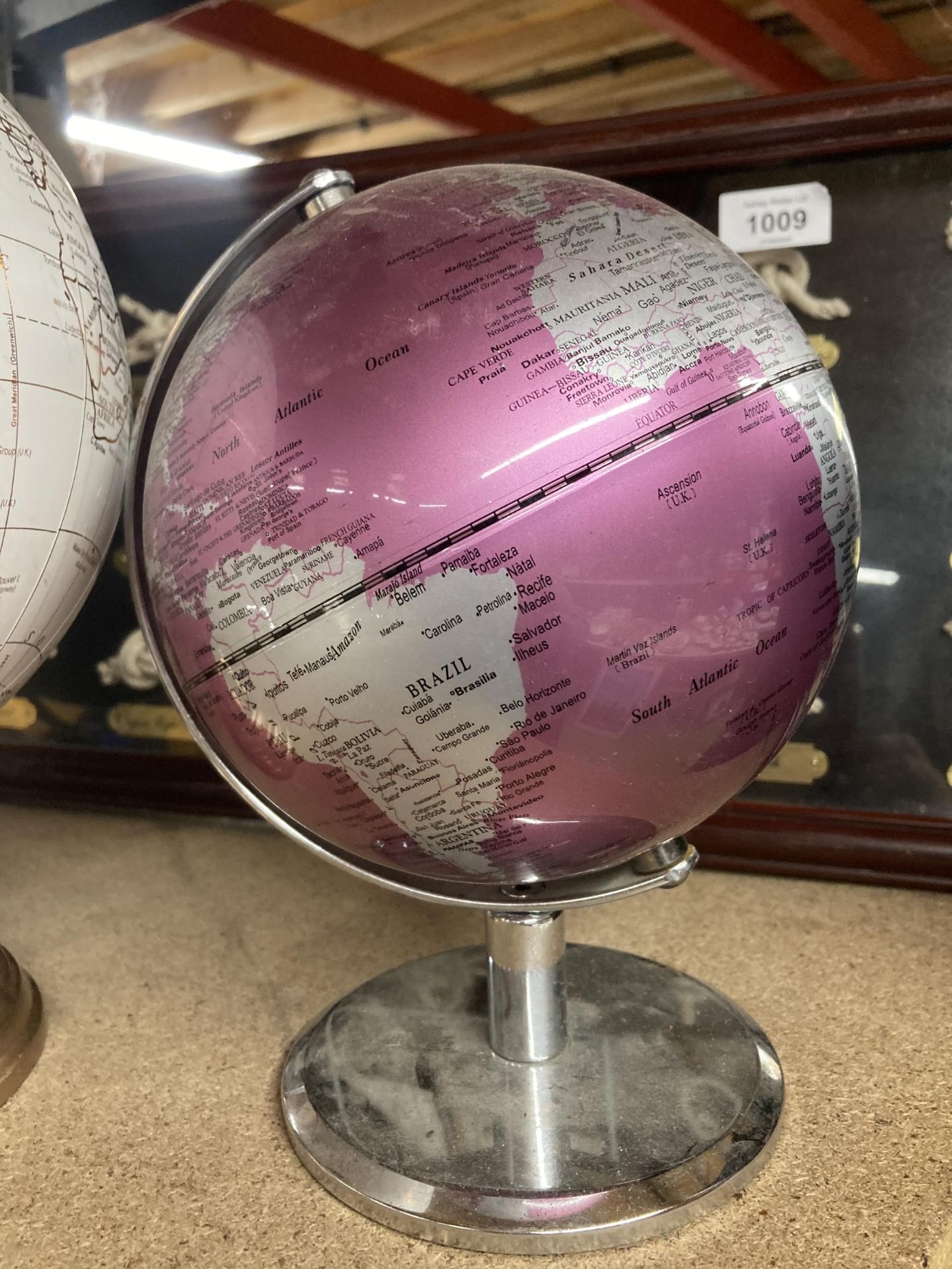 A GROUP OF THREE MODERN GLOBES - Image 2 of 4