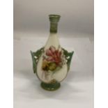 AN ANTIQUE ROYAL WORCESTER HAND PAINTED VASE WITH FLORAL DESIGN