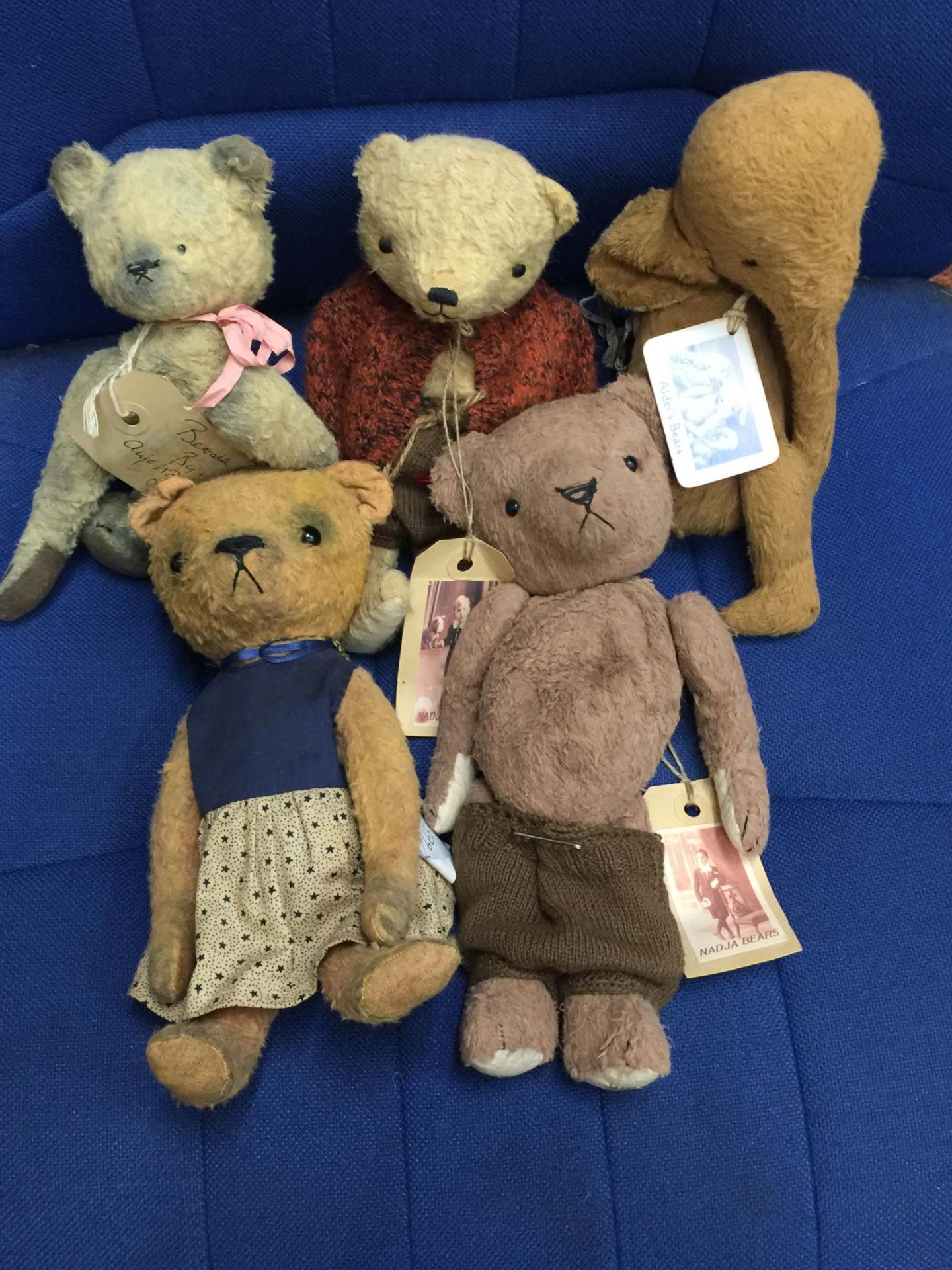 FOUR VINTAGE TEDDY BEARS PLUS A VINTAGE ELEPHANT