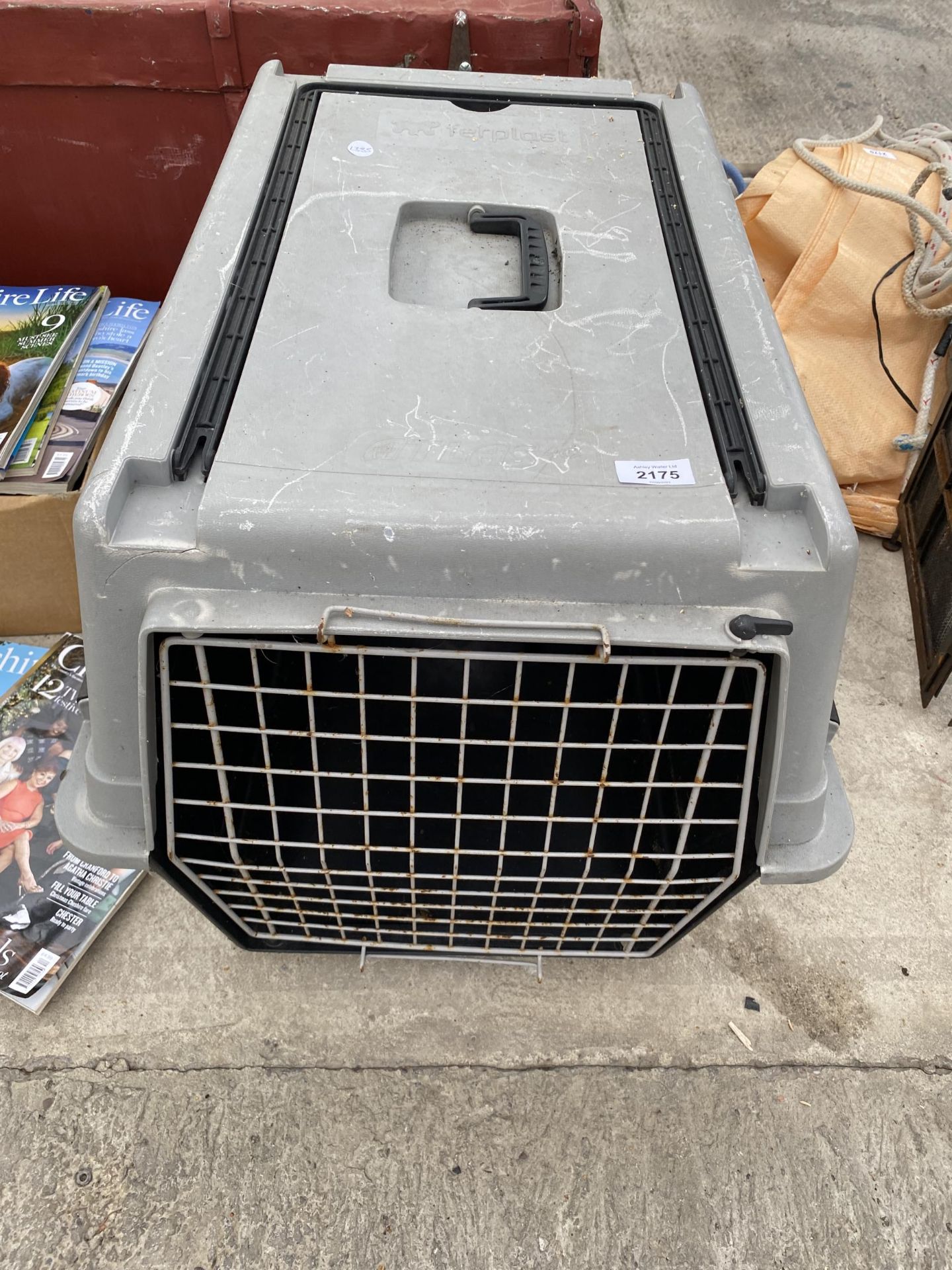A PET CARRYING CRATE