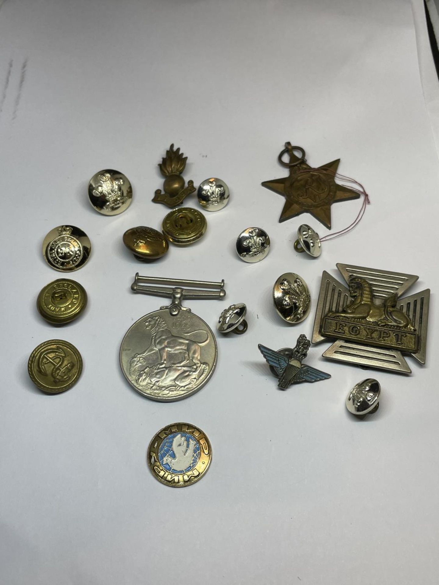 VARIOUS BADGES, MEDALS AND BUTTONS ETC