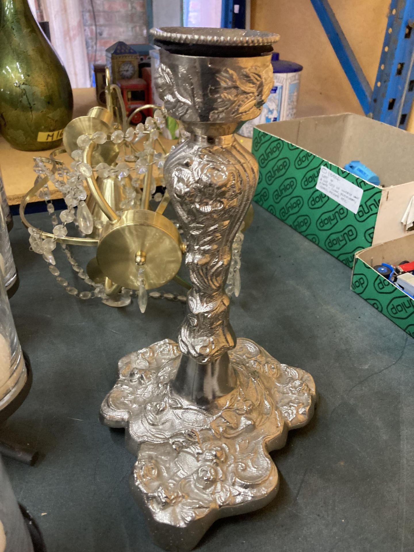 A LARGE METAL CANDLE HOLDER HOLDING FOUR LARGE CANDLES IN GLASS HOLDERS, A LARGE SILVER COLOURED - Image 3 of 5