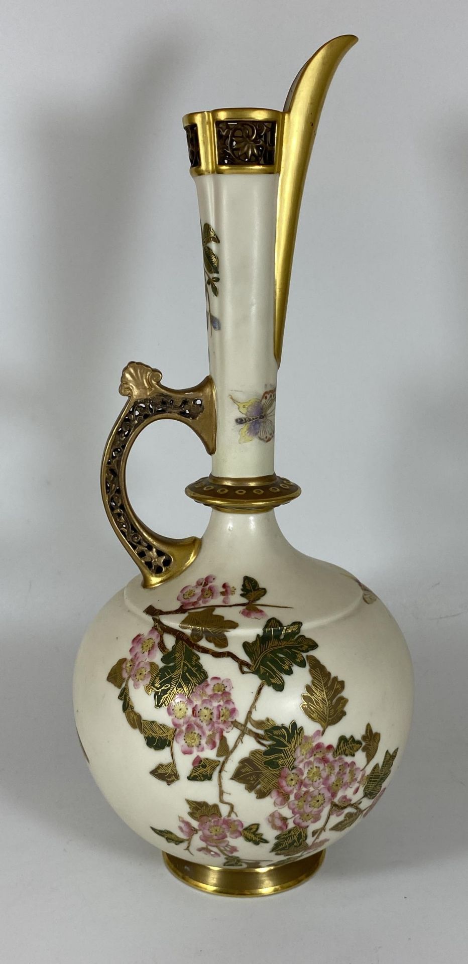 A LARGE ANTIQUE ROYAL WORCESTER HAND PAINTED BLUSH IVORY FLORAL JUG, HEIGHT 38CM (A/F)