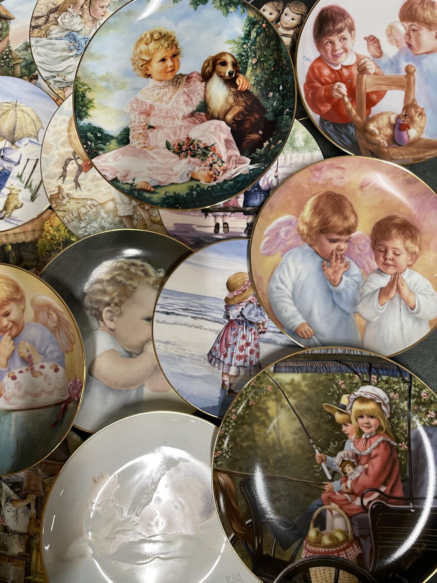 A LARGE COLLECTION OF CABINET PLATES - APPROX 26 IN TOTAL - Image 2 of 5
