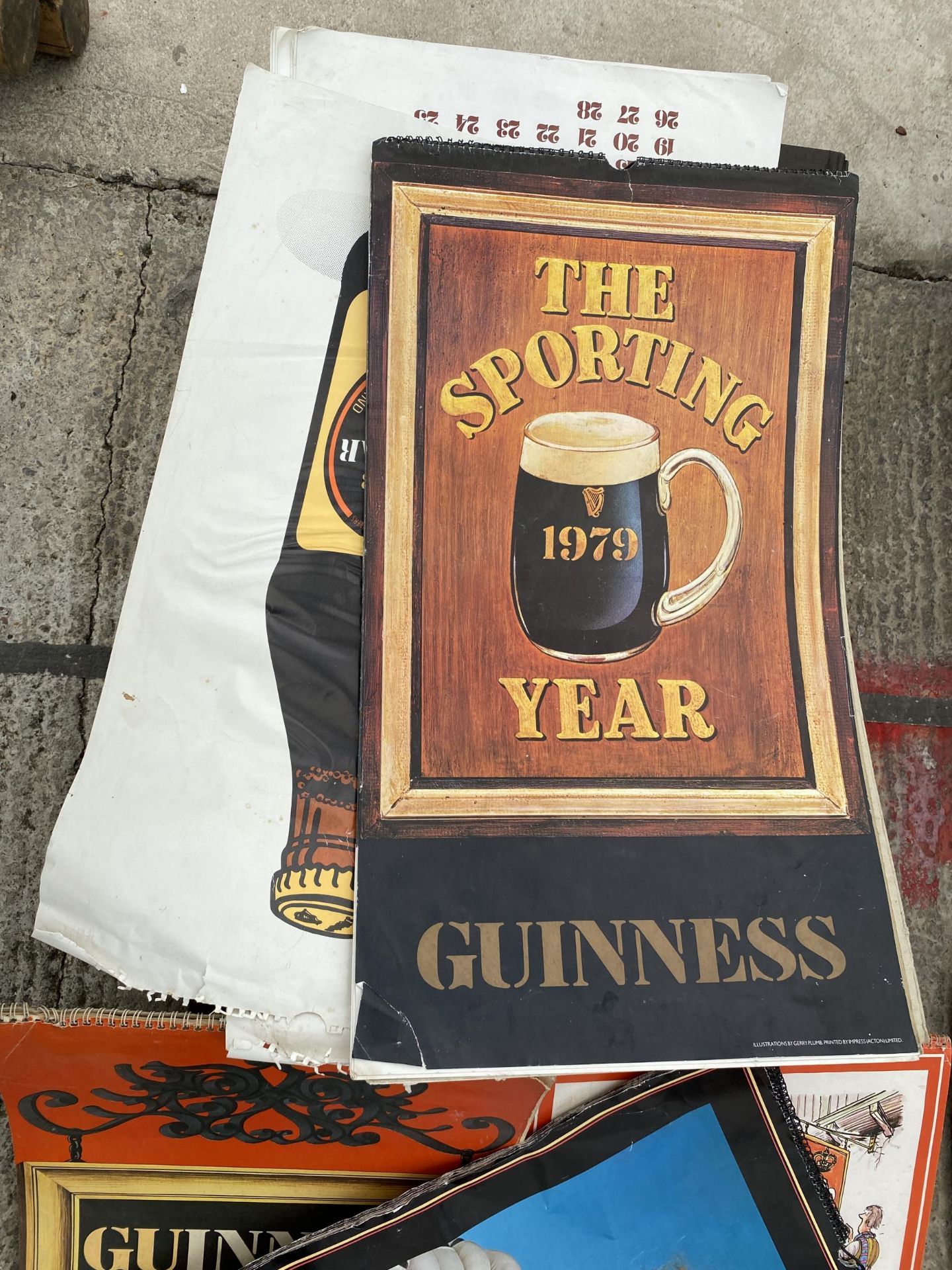 AN ASSORTMENT OF VINTAGE GUINESS CALANDERS - Image 2 of 4