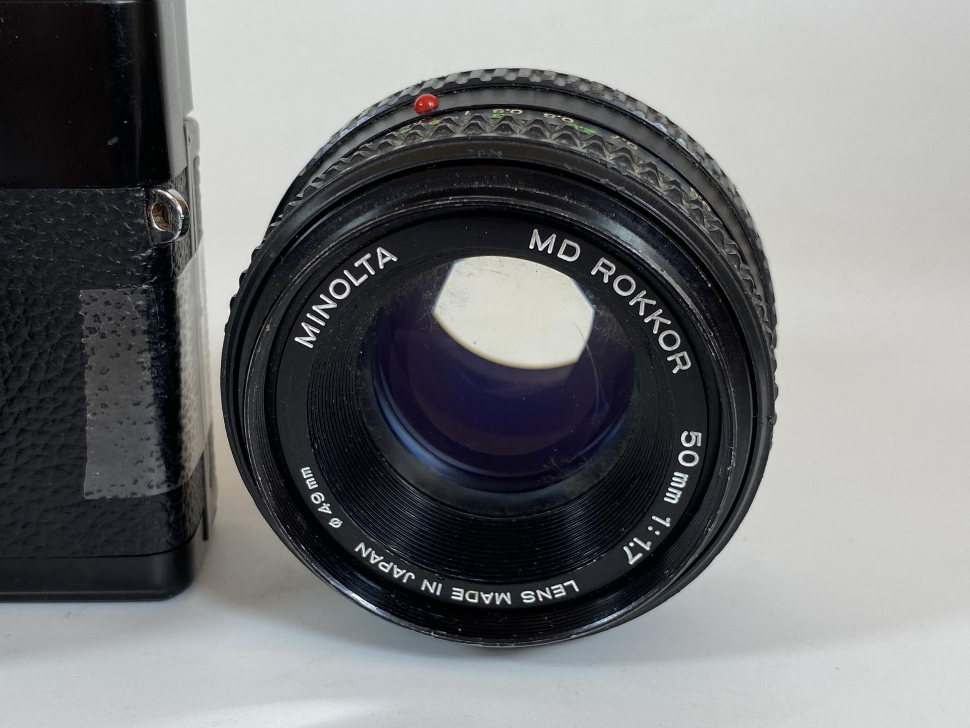 A MINOLTA CAMERA WITH 38MM 1:2.8 46MM LENS AND FURTHER MINOLTA MD ROKKOR 50MM 1:1.7 LENS - Image 2 of 4