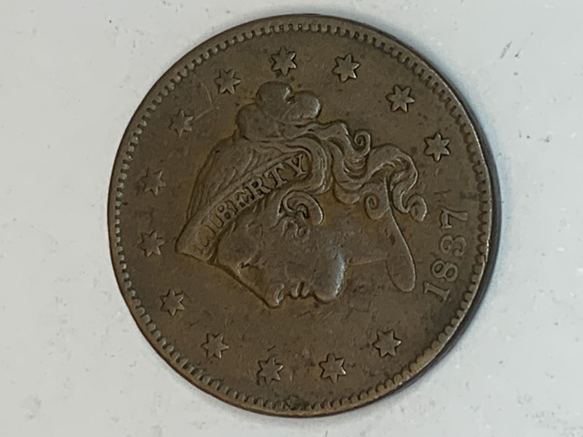 AN 1837 U.S.A CORONET HEAD CENT COIN, BELIEVED VF - Bild 2 aus 3